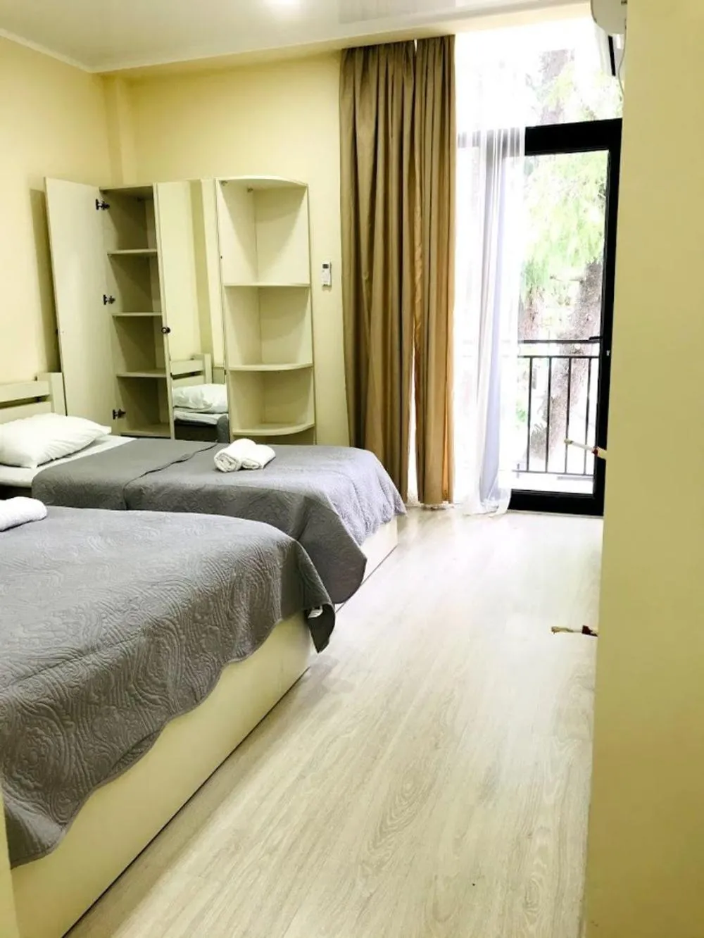 Property building, Bed in Gurya