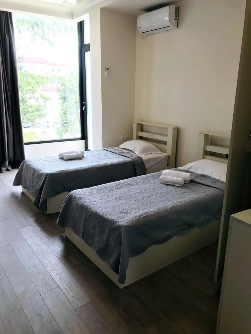 Property building, Bed in Gurya