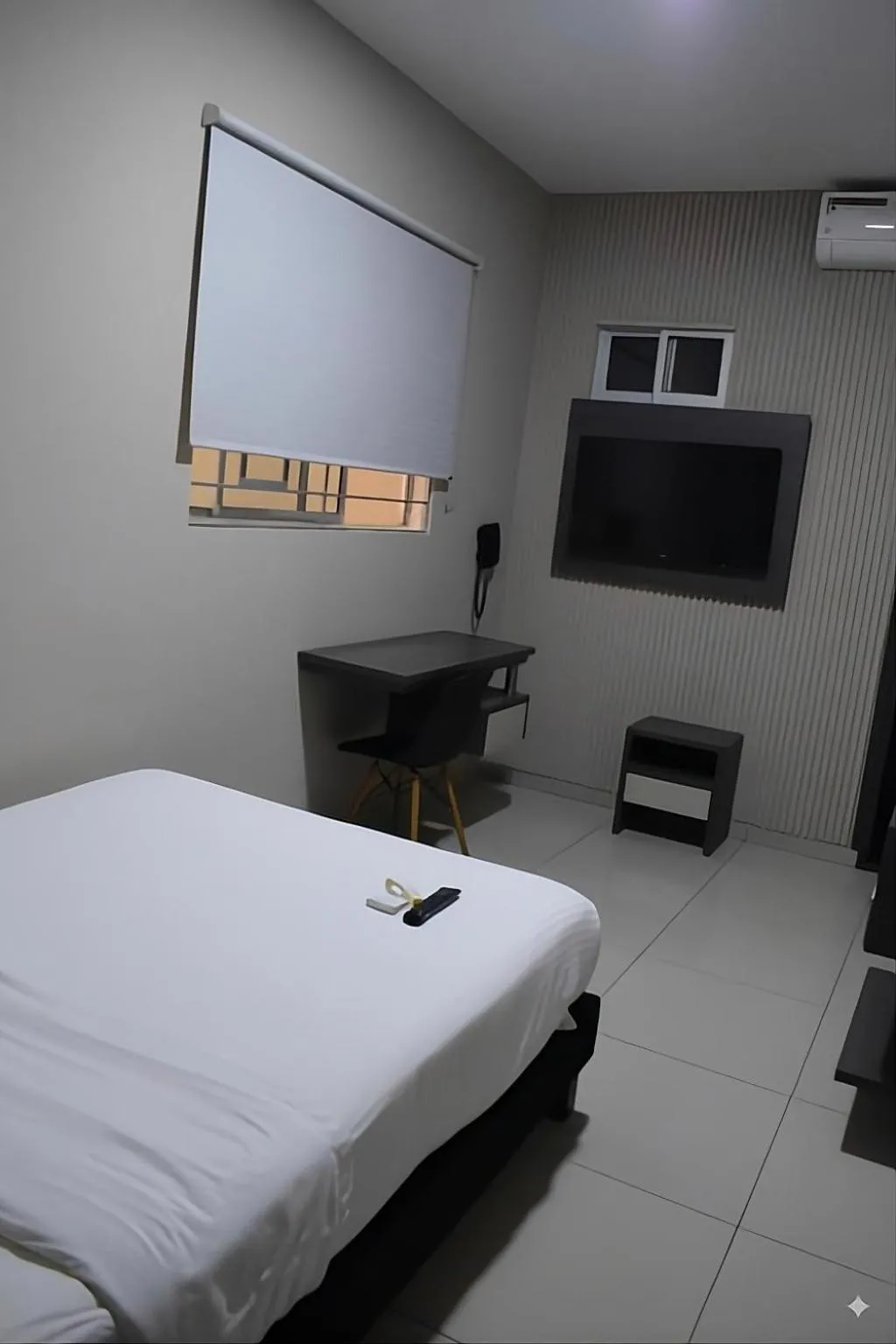 Bed in Hotel Doral Inn