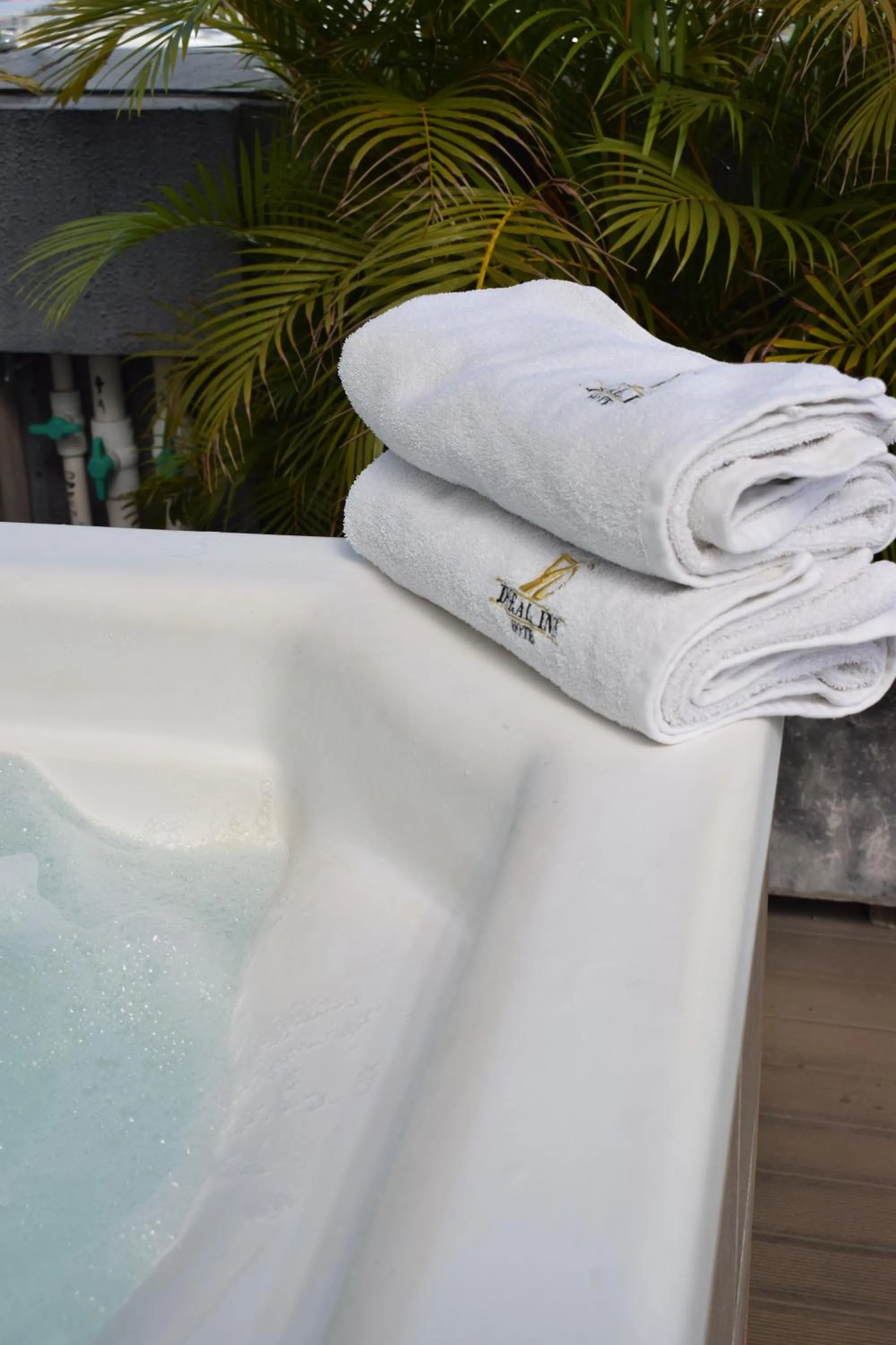 Hot Tub in Hotel Doral Inn