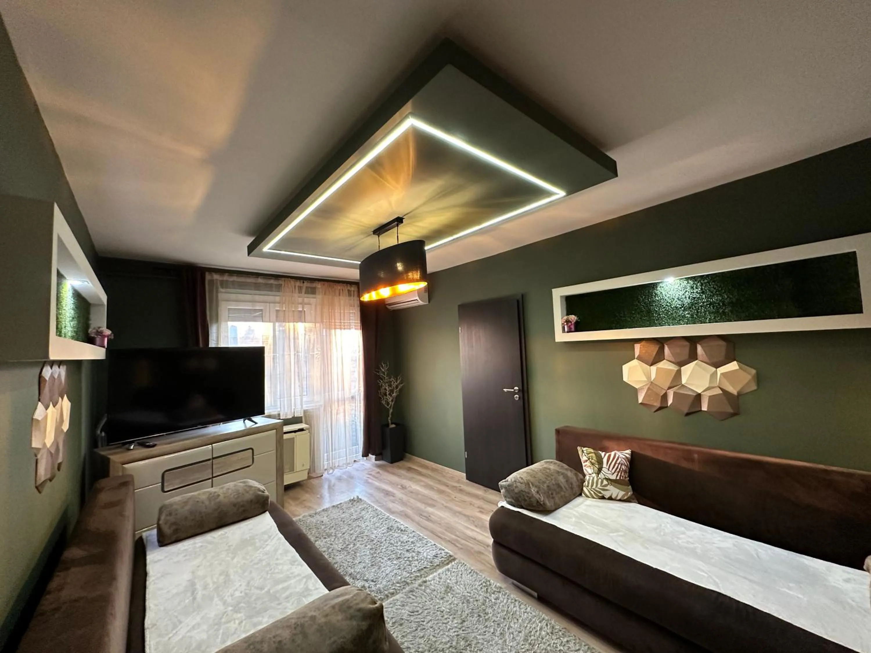 Mox Downtown Apartman