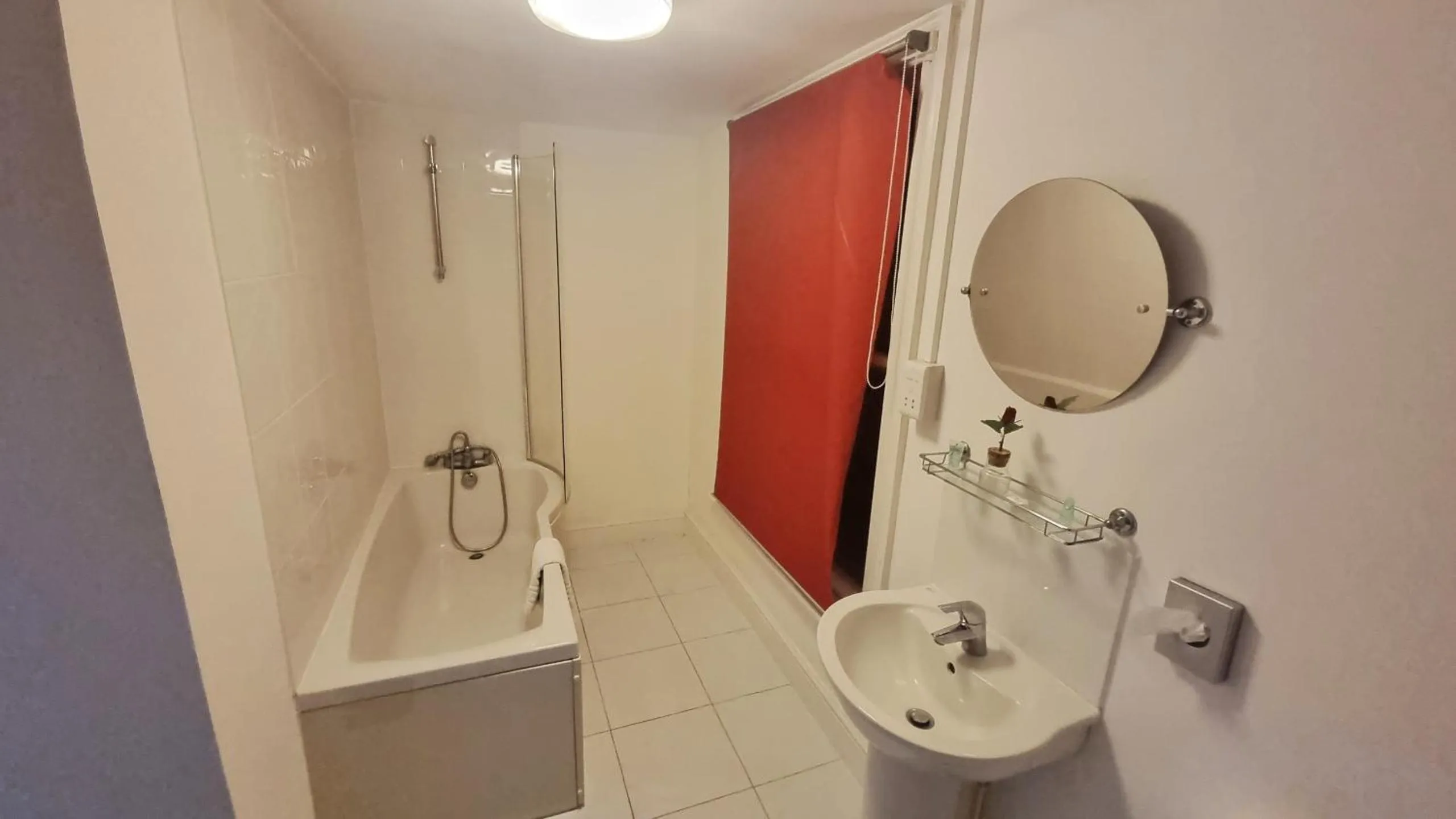 Bathroom in The George & Dragon Hotel