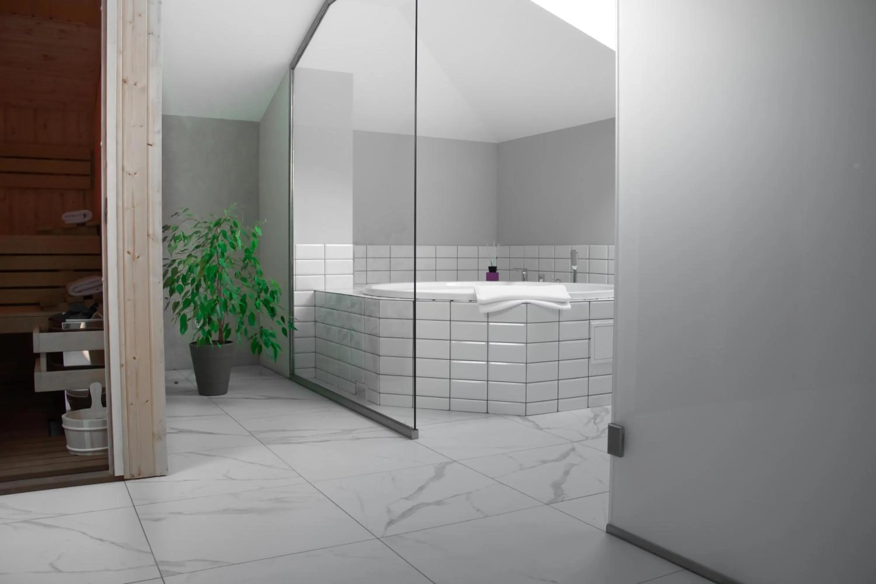 Hot Tub in Hotel Promenada Biznes & Wypoczynek