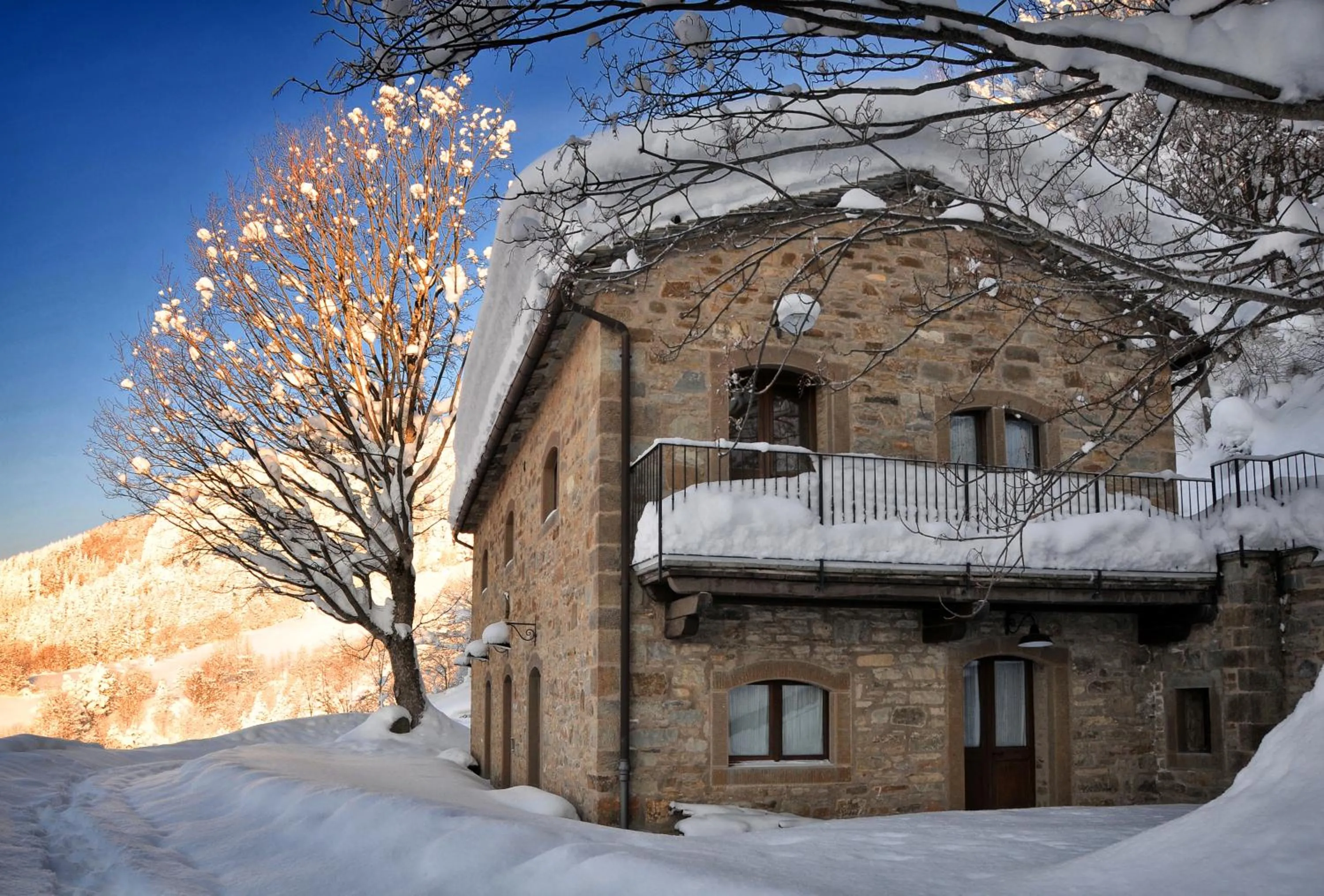 Property building in Agriturismo del Cimone