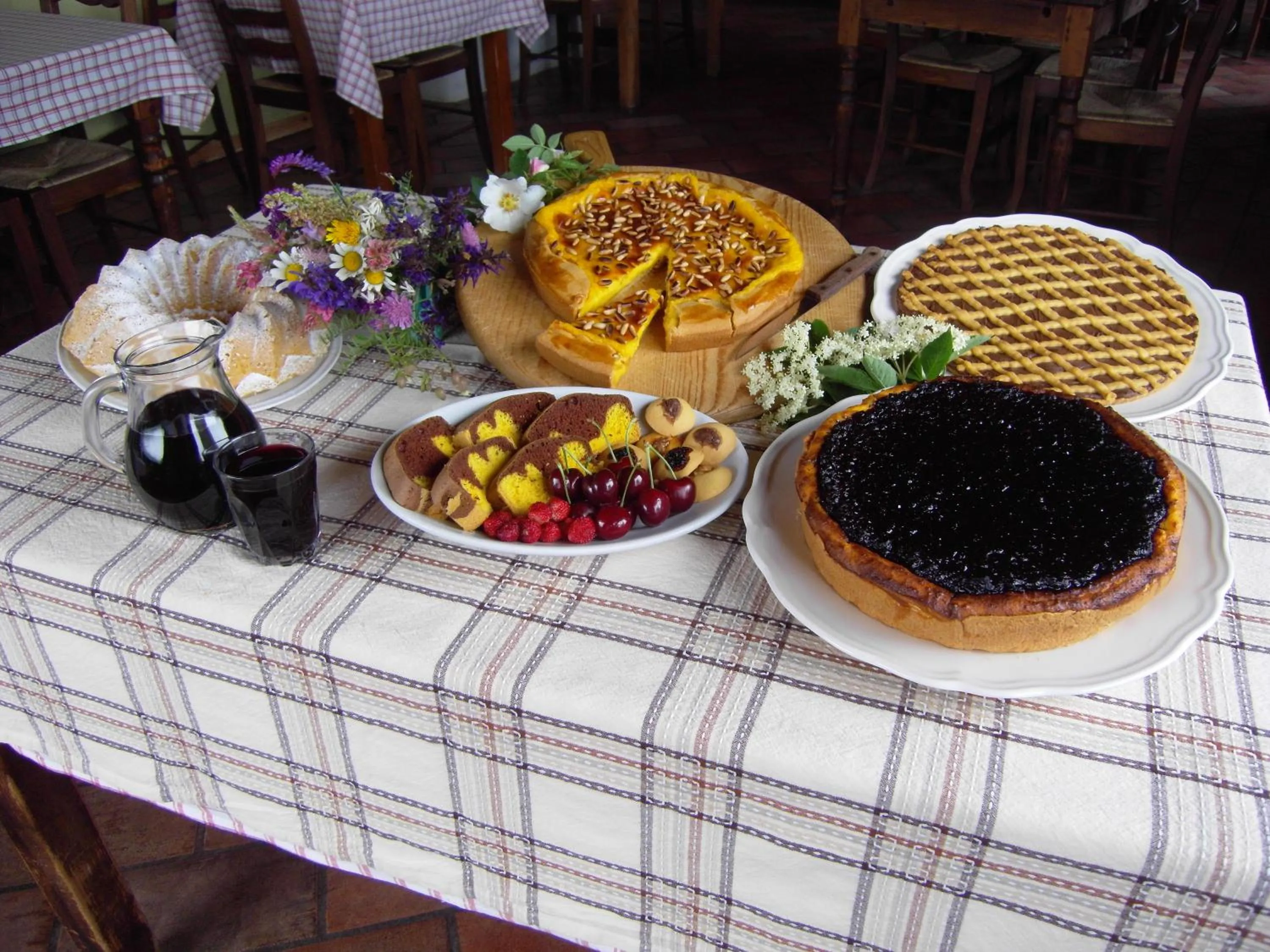 Restaurant/places to eat in Agriturismo del Cimone
