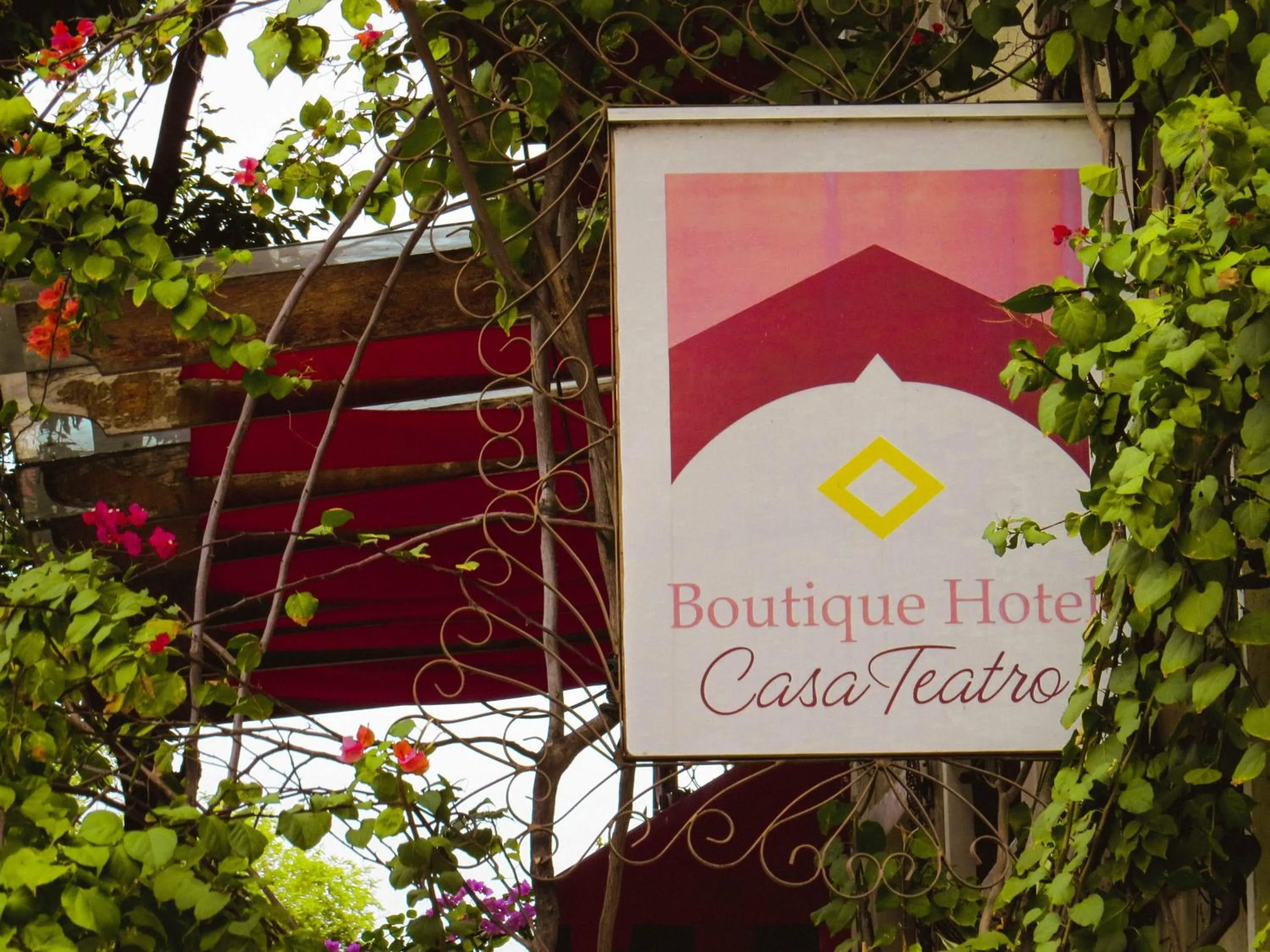 Facade/entrance in Boutique Hotel Casa Teatro