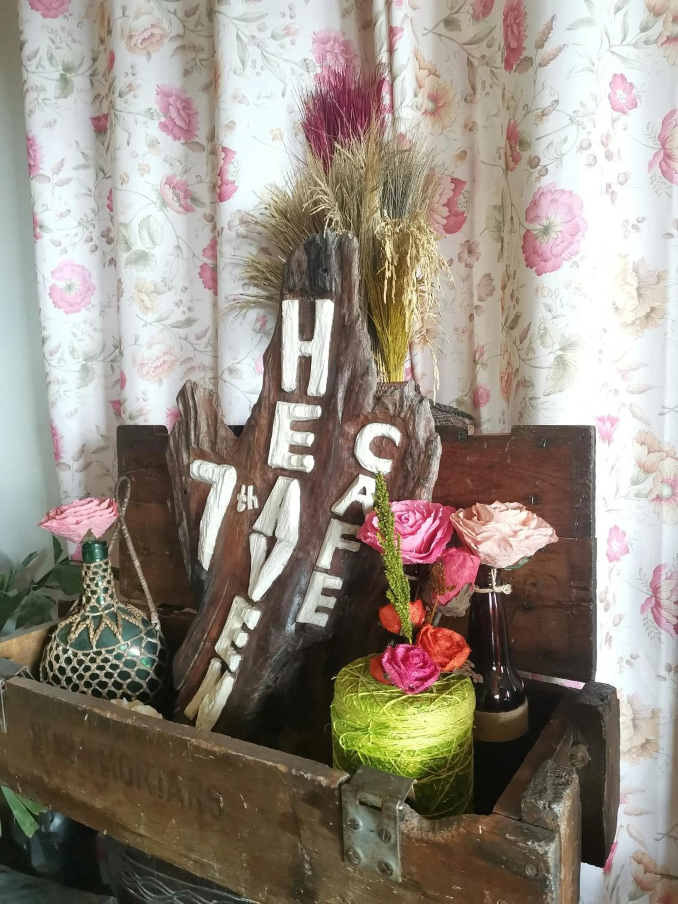 Logo/Certificate/Sign in 7th Heaven Lodge and Cafe