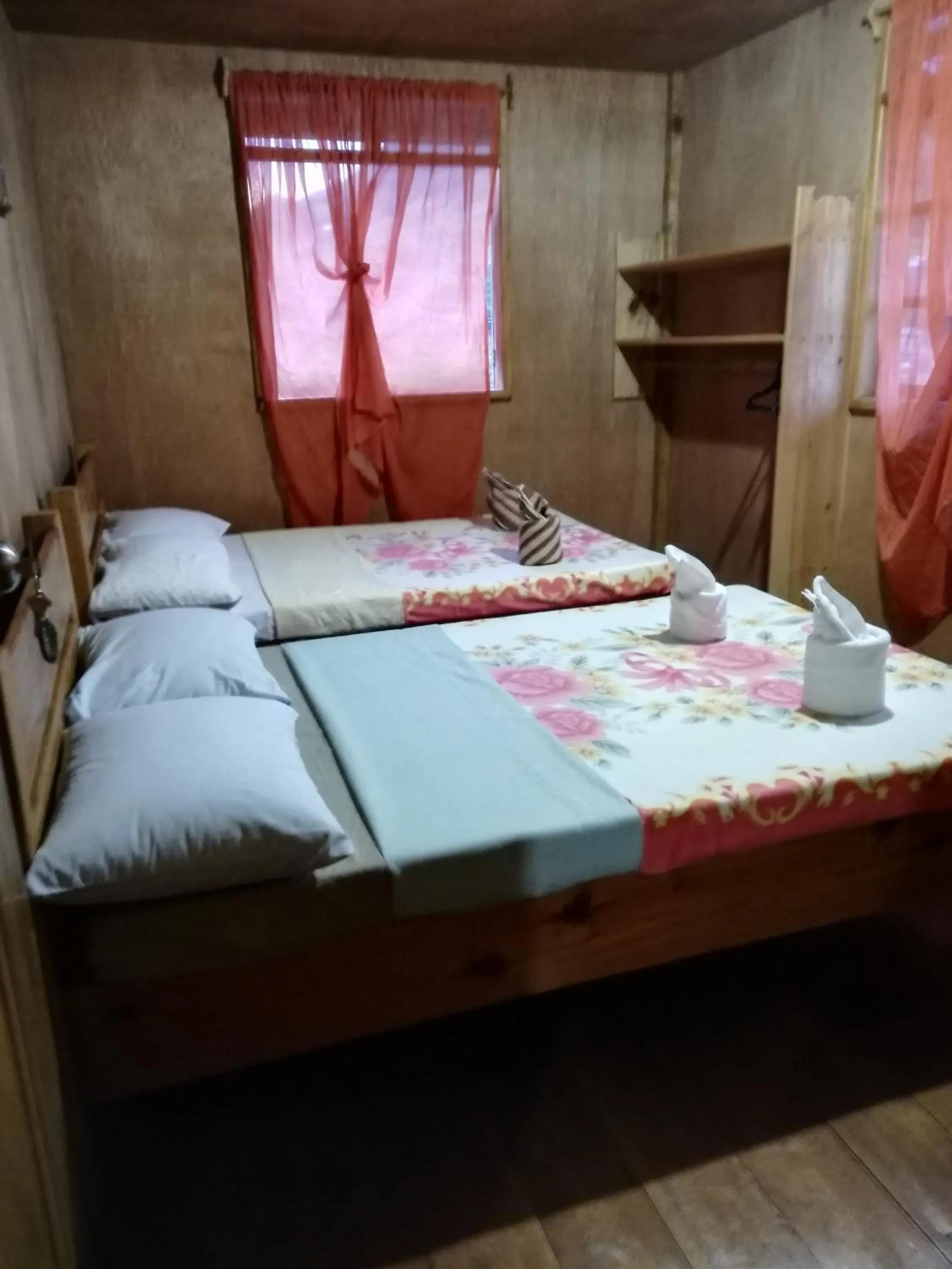 Bed in 7th Heaven Lodge and Cafe