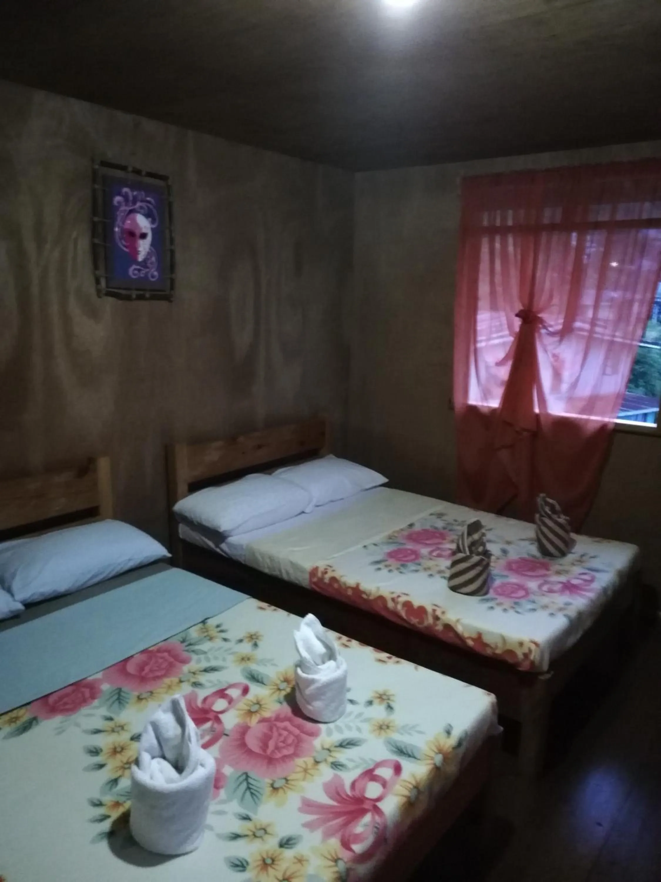 Bird's eye view, Bed in 7th Heaven Lodge and Cafe