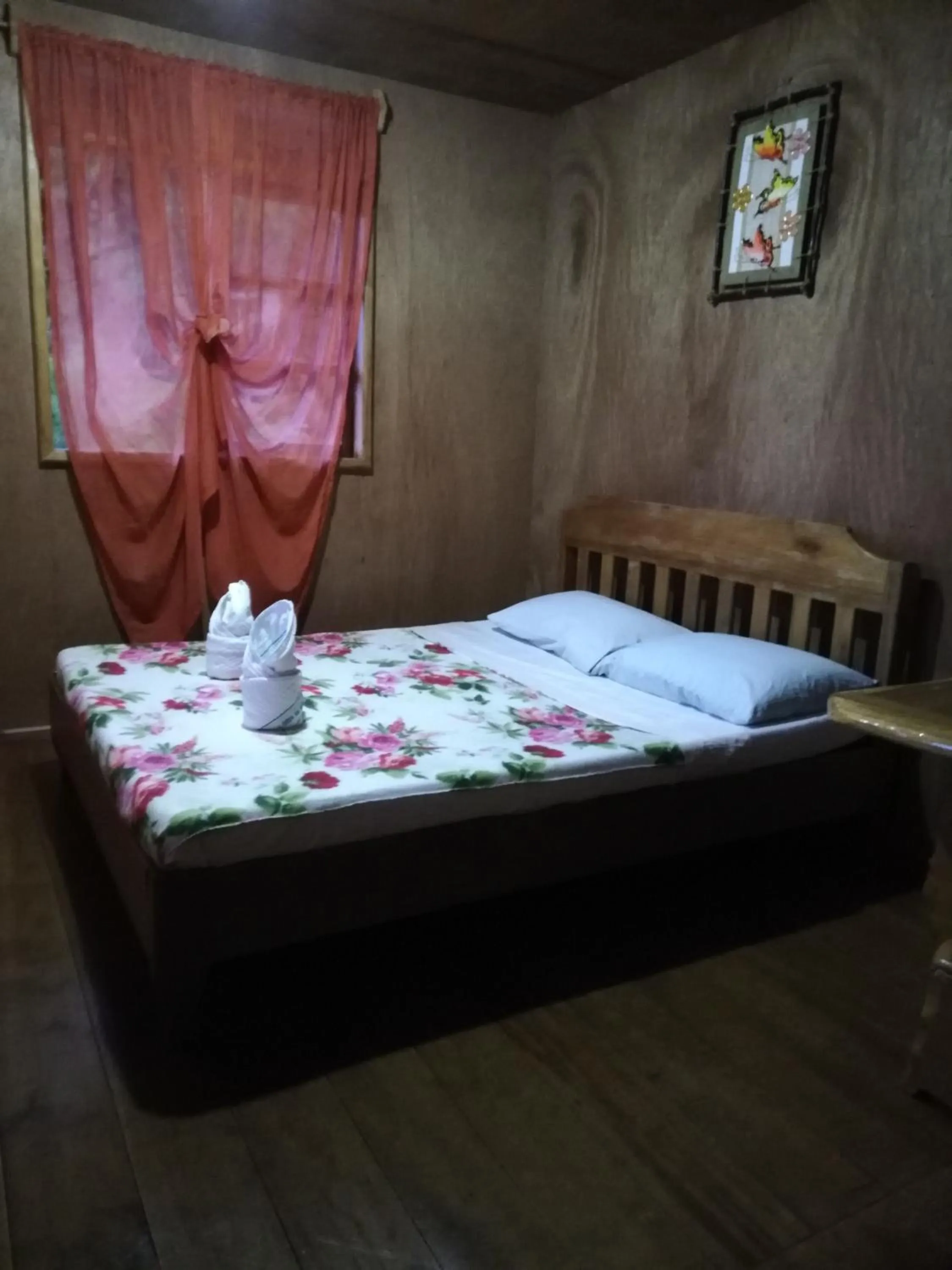 Bed in 7th Heaven Lodge and Cafe