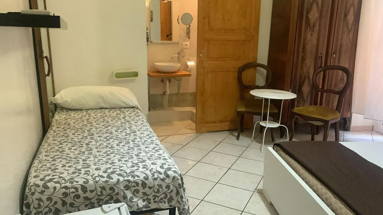 Triple Room - single occupancy in In the Center Guesthouse Triple Room - single occupancy in In the Center Guesthouse