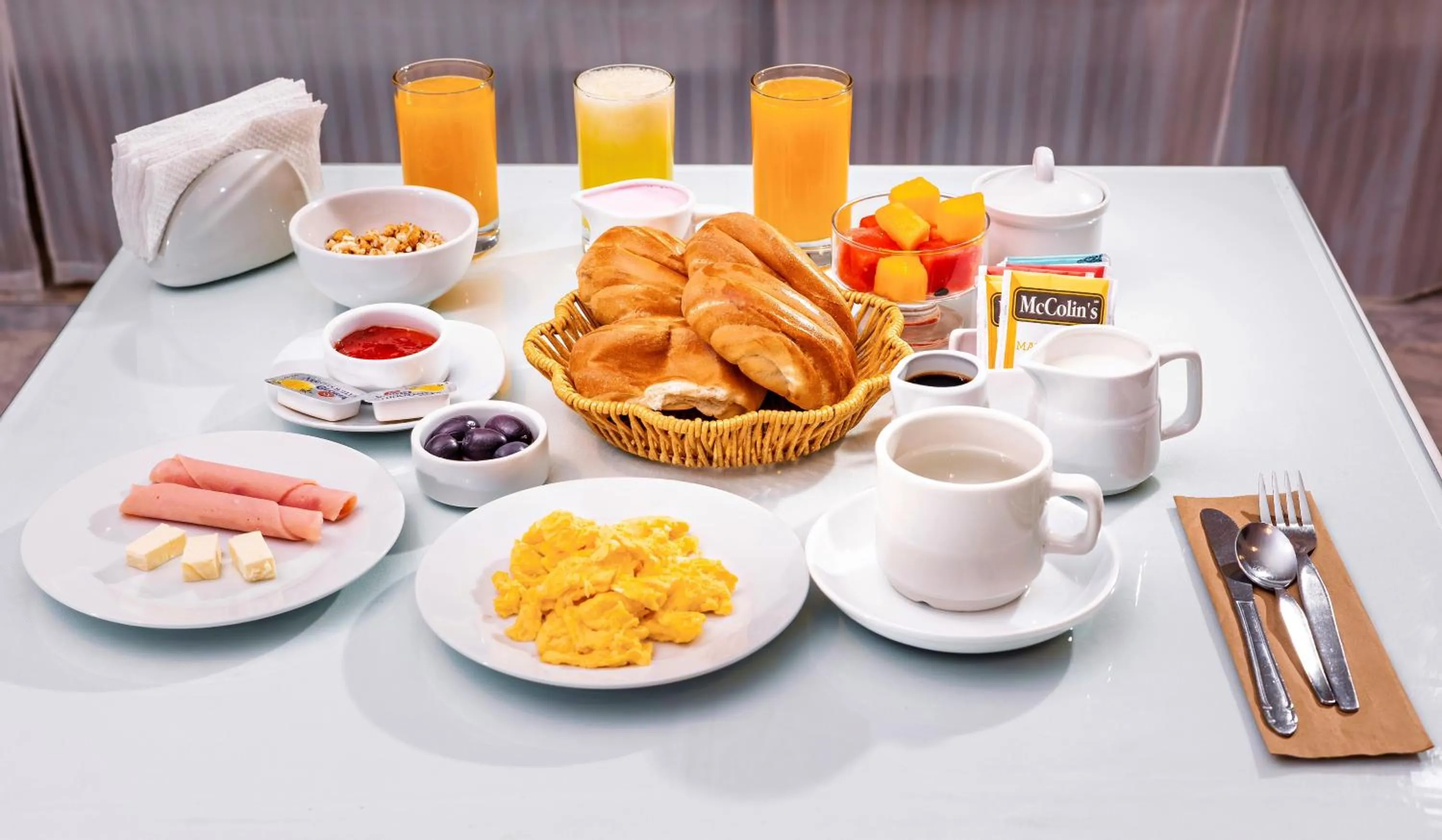 Breakfast in Gran Bolivar Hotel - Trujillo, Perú