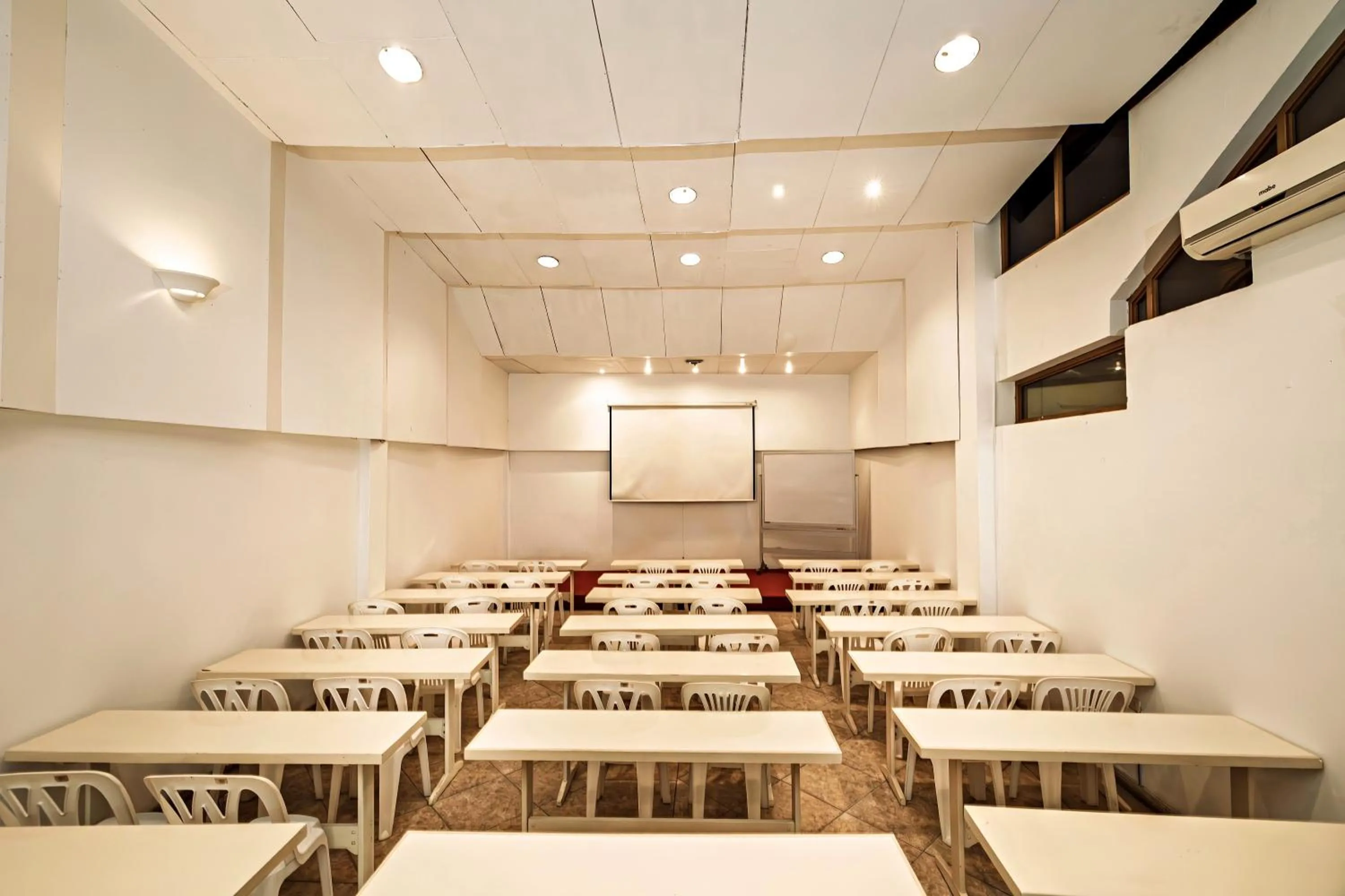 TV and multimedia in Gran Bolivar Hotel - Trujillo, Perú