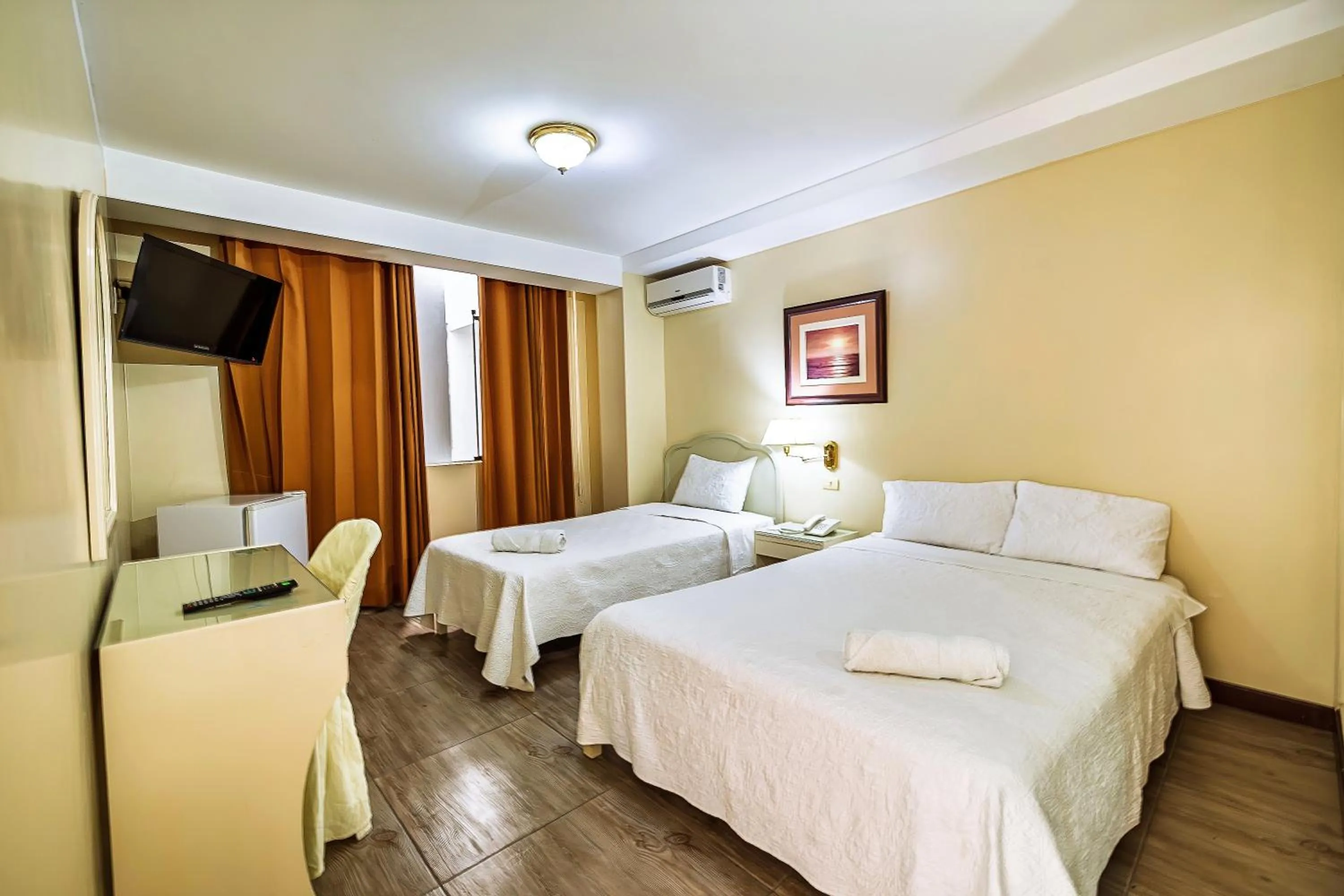 Bed in Gran Bolivar Hotel - Trujillo, Perú