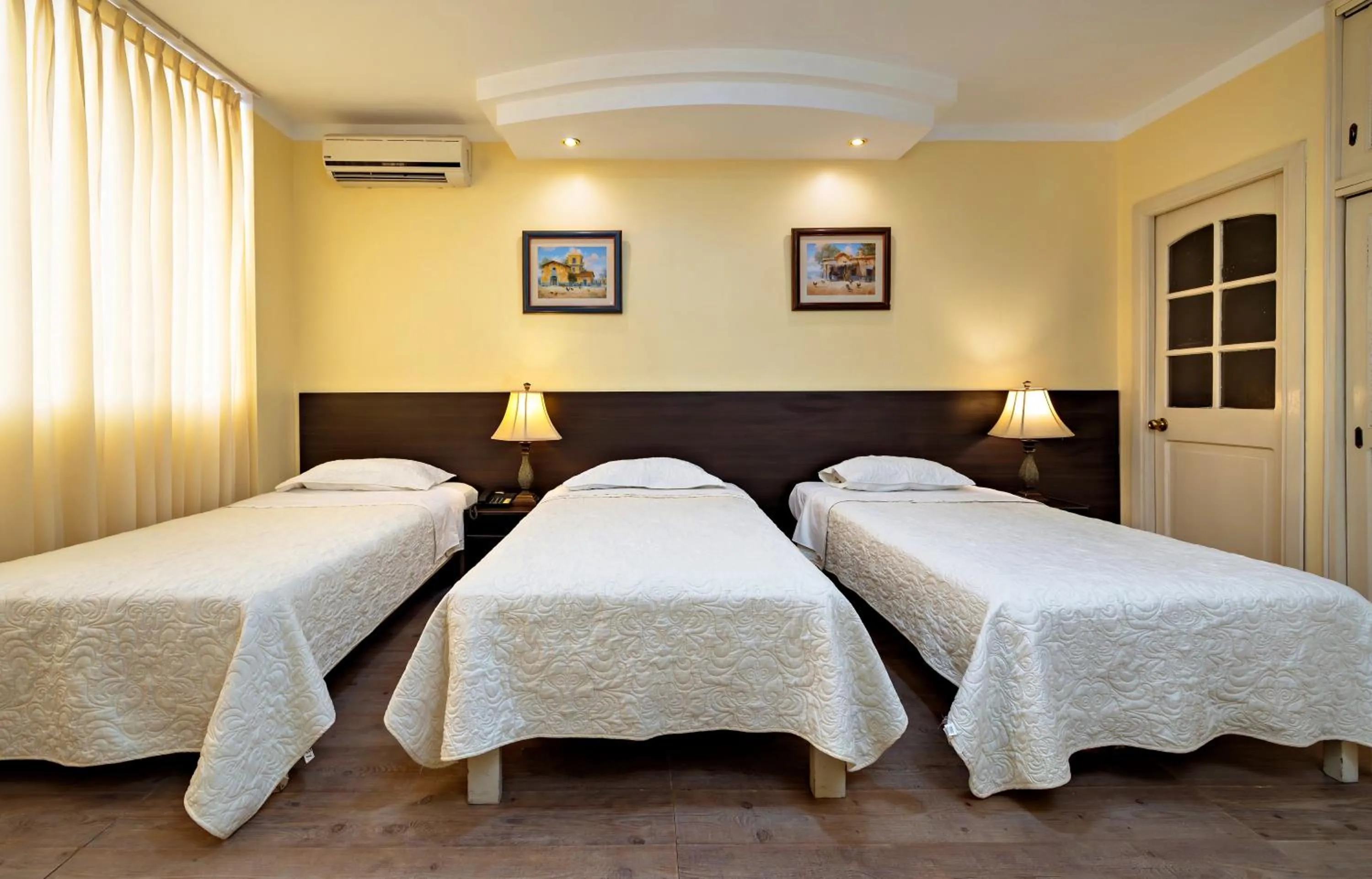 Bed in Gran Bolivar Hotel - Trujillo, Perú