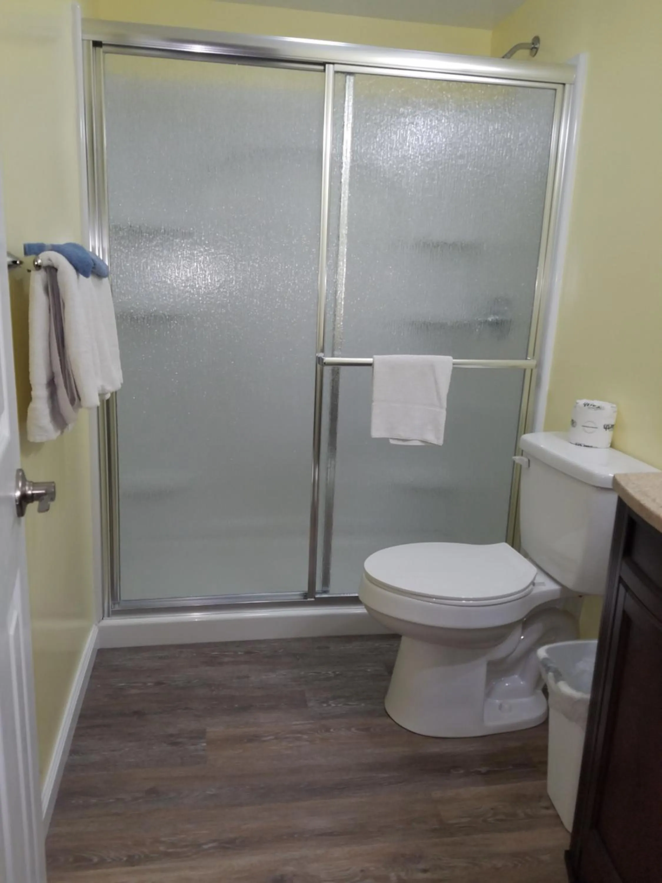 Bathroom in A Holiday Motel - Maggie Valley