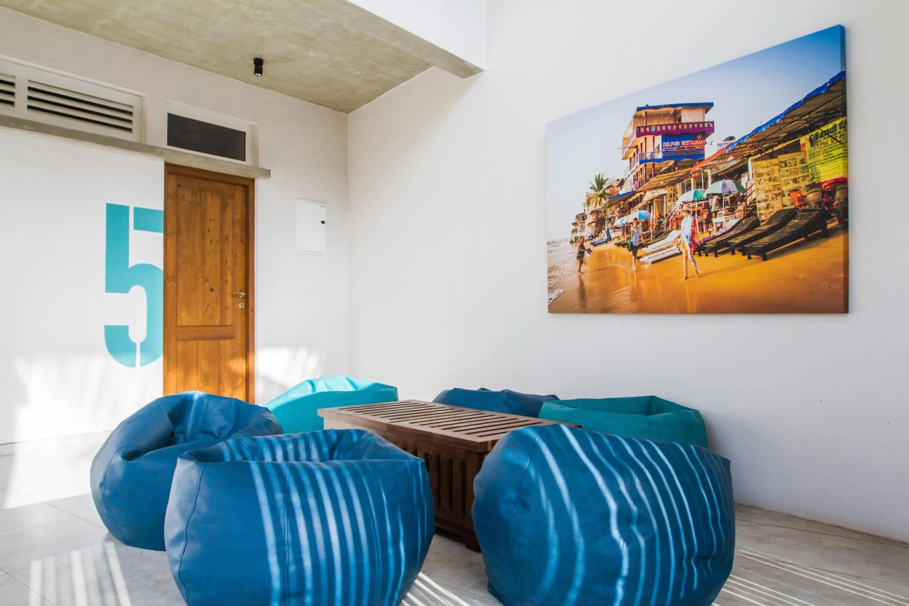 Communal lounge/ TV room in Lazy Koala