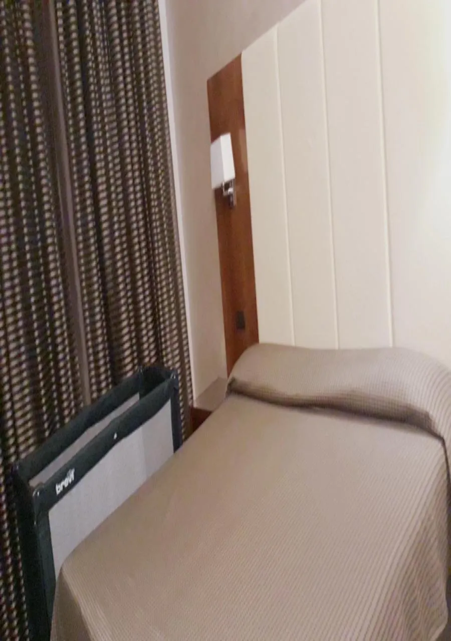 cot, Bed in Federica's Home