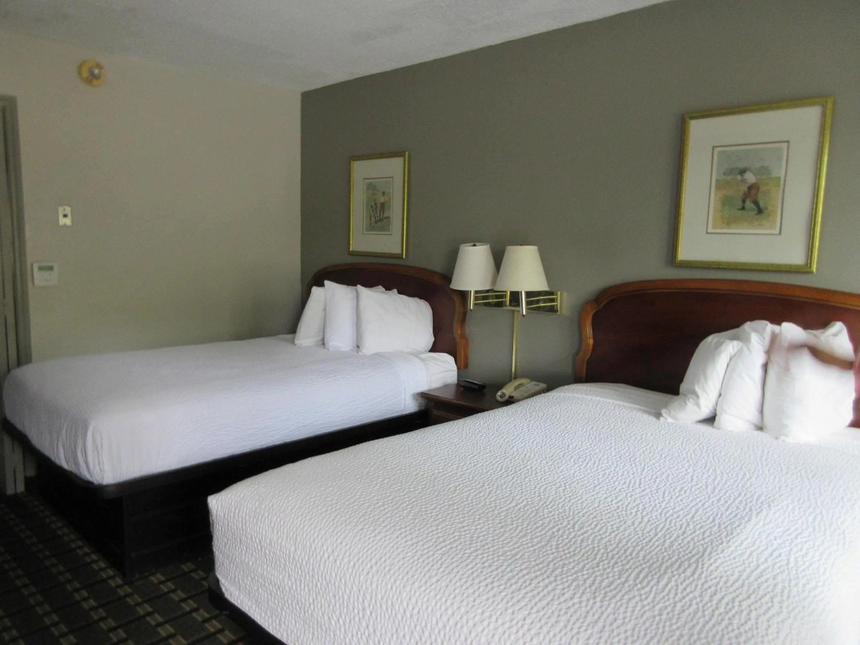Bedroom, Bed in Clarion Inn Southern Pines - Pinehurst