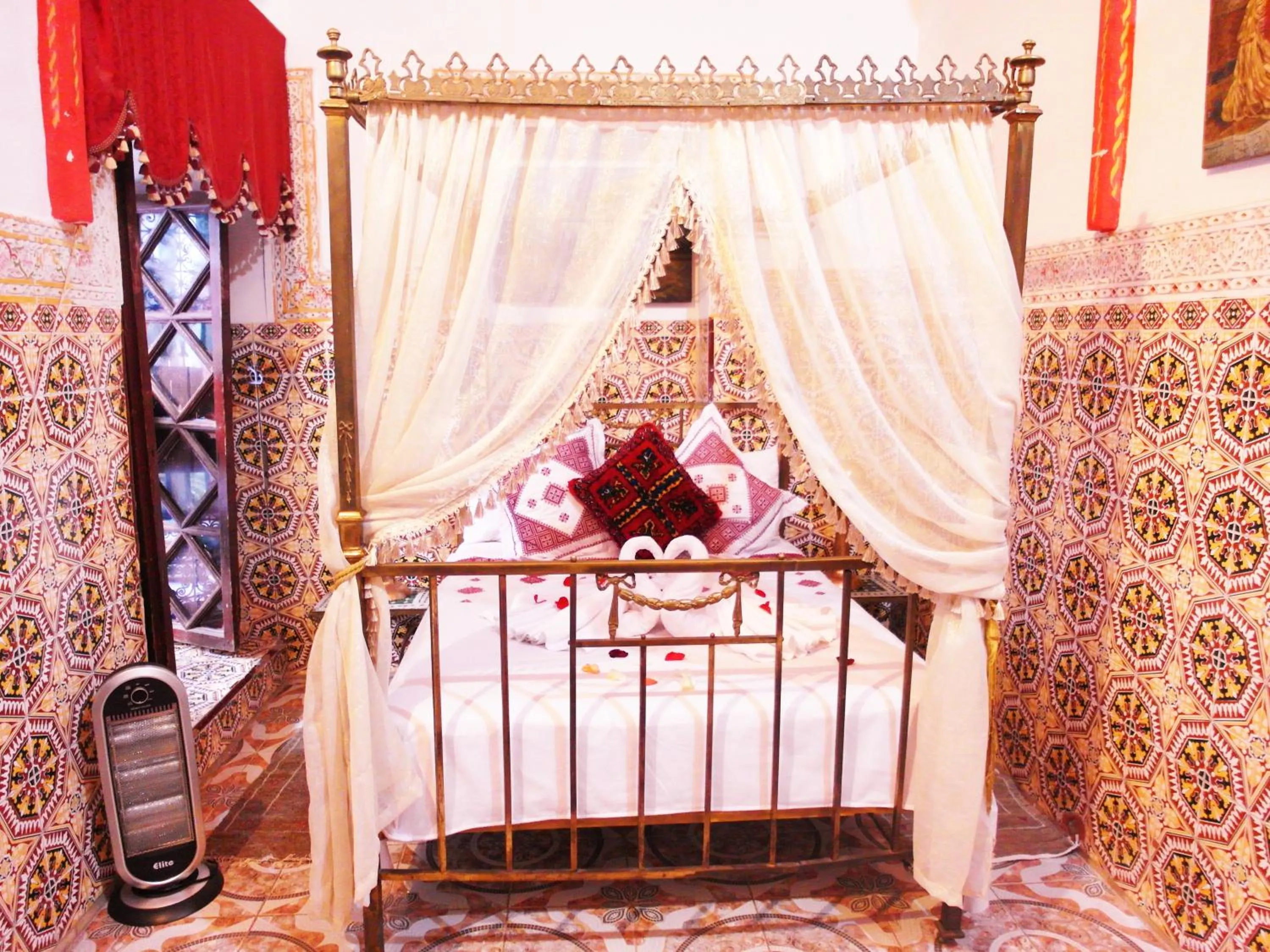 Bed in Riad Chennaoui