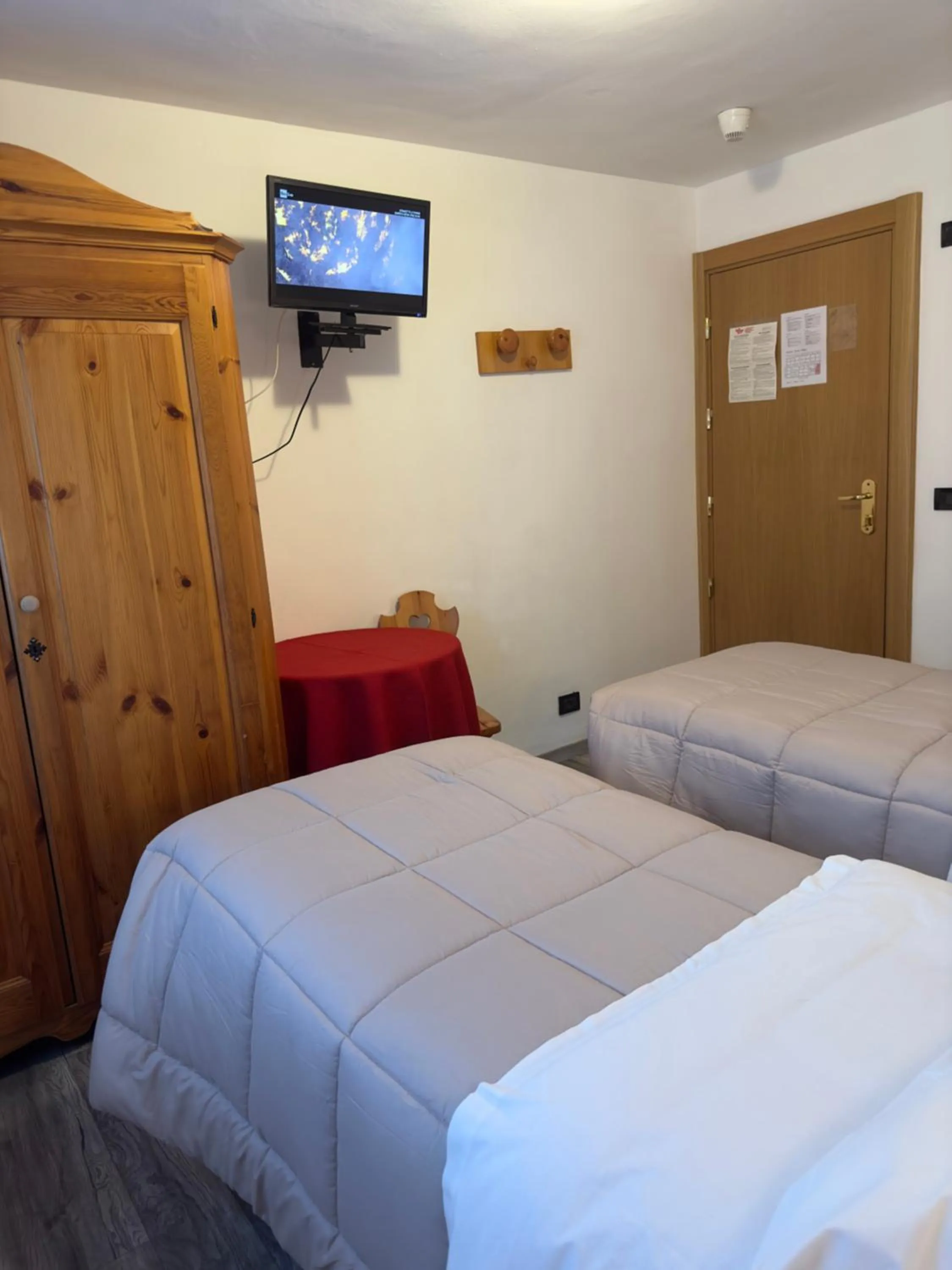 Economy Twin Room in Hotel Zeni