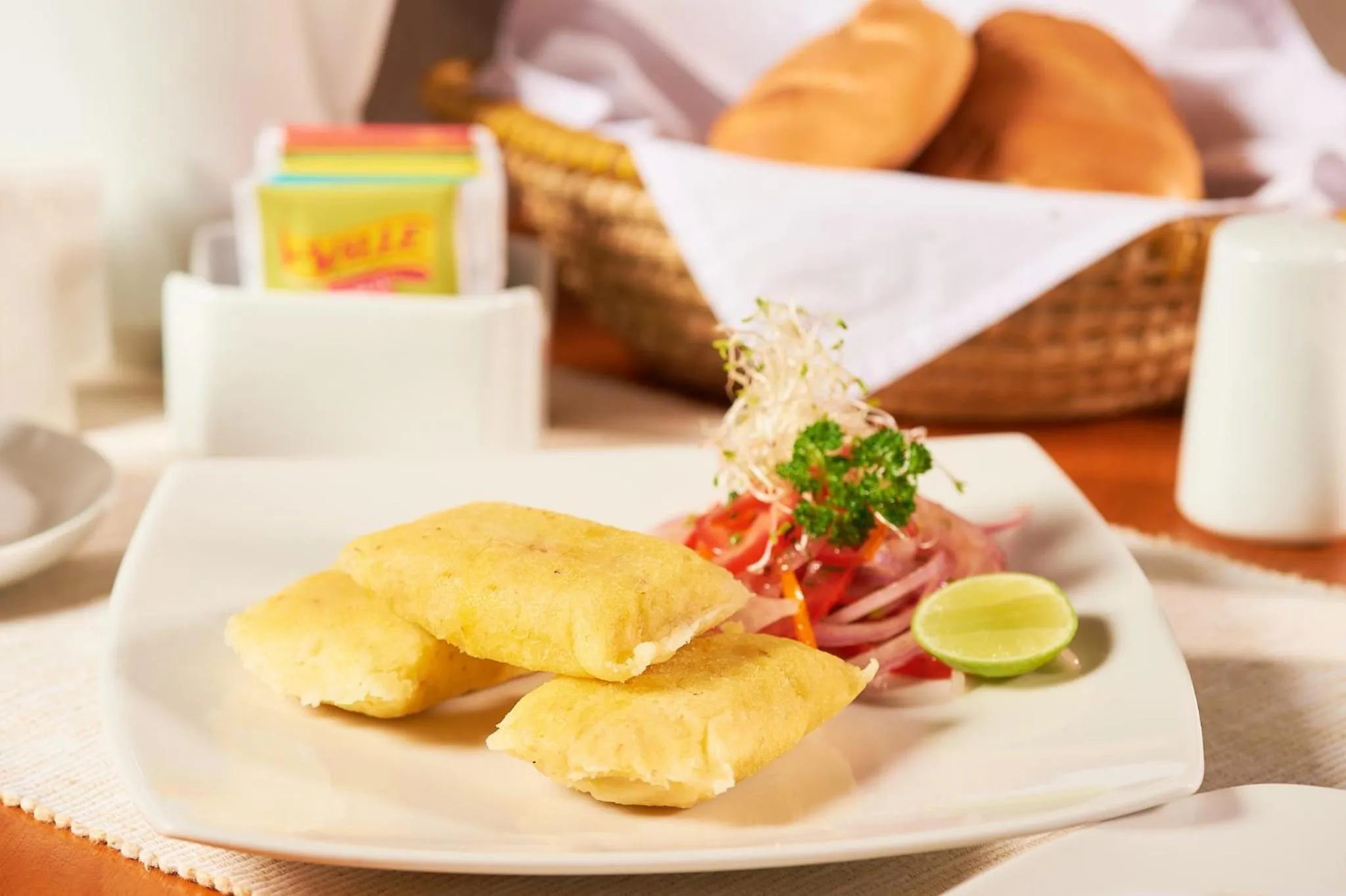 Breakfast in Hotel Los Tambos Colonial