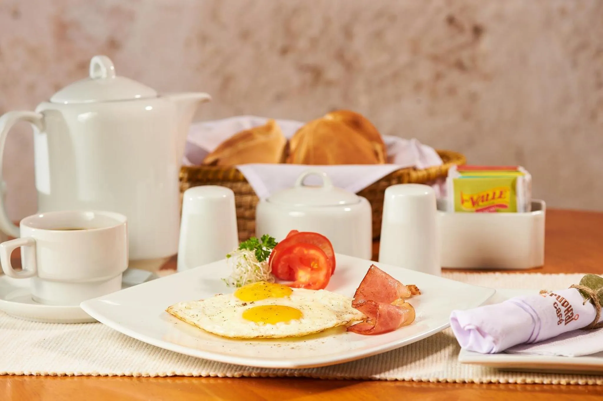 Breakfast in Hotel Los Tambos Colonial