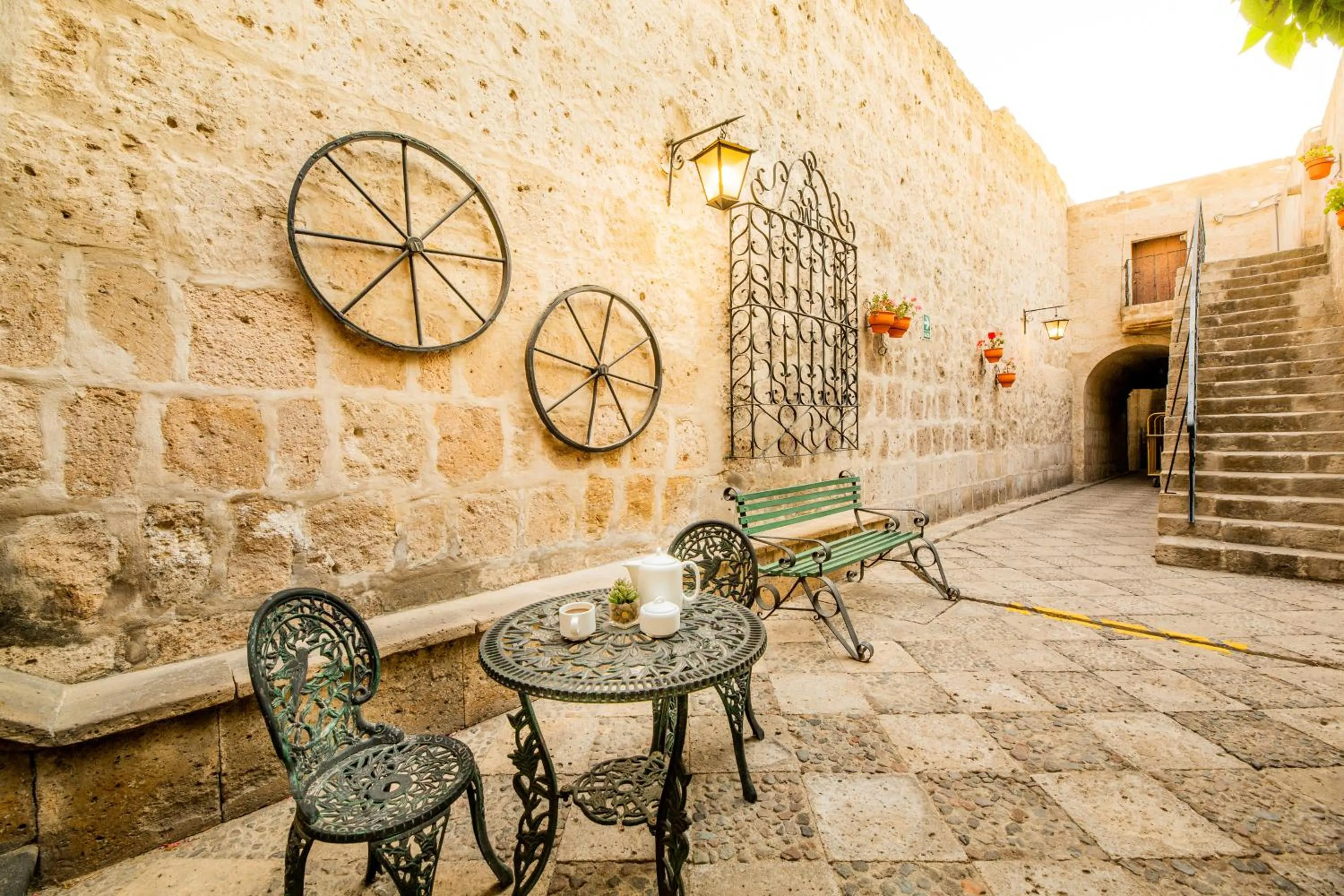 Patio in Hotel Los Tambos Colonial