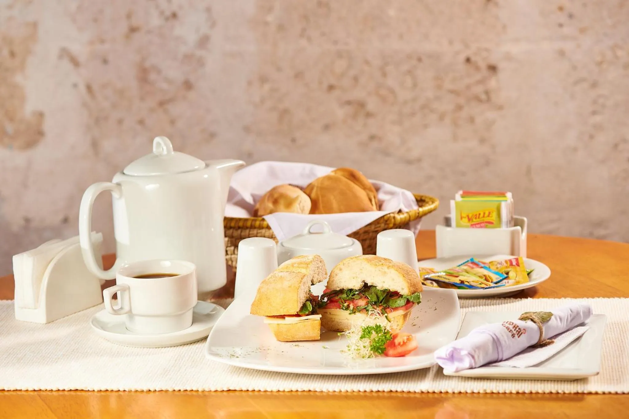 Breakfast in Hotel Los Tambos Colonial