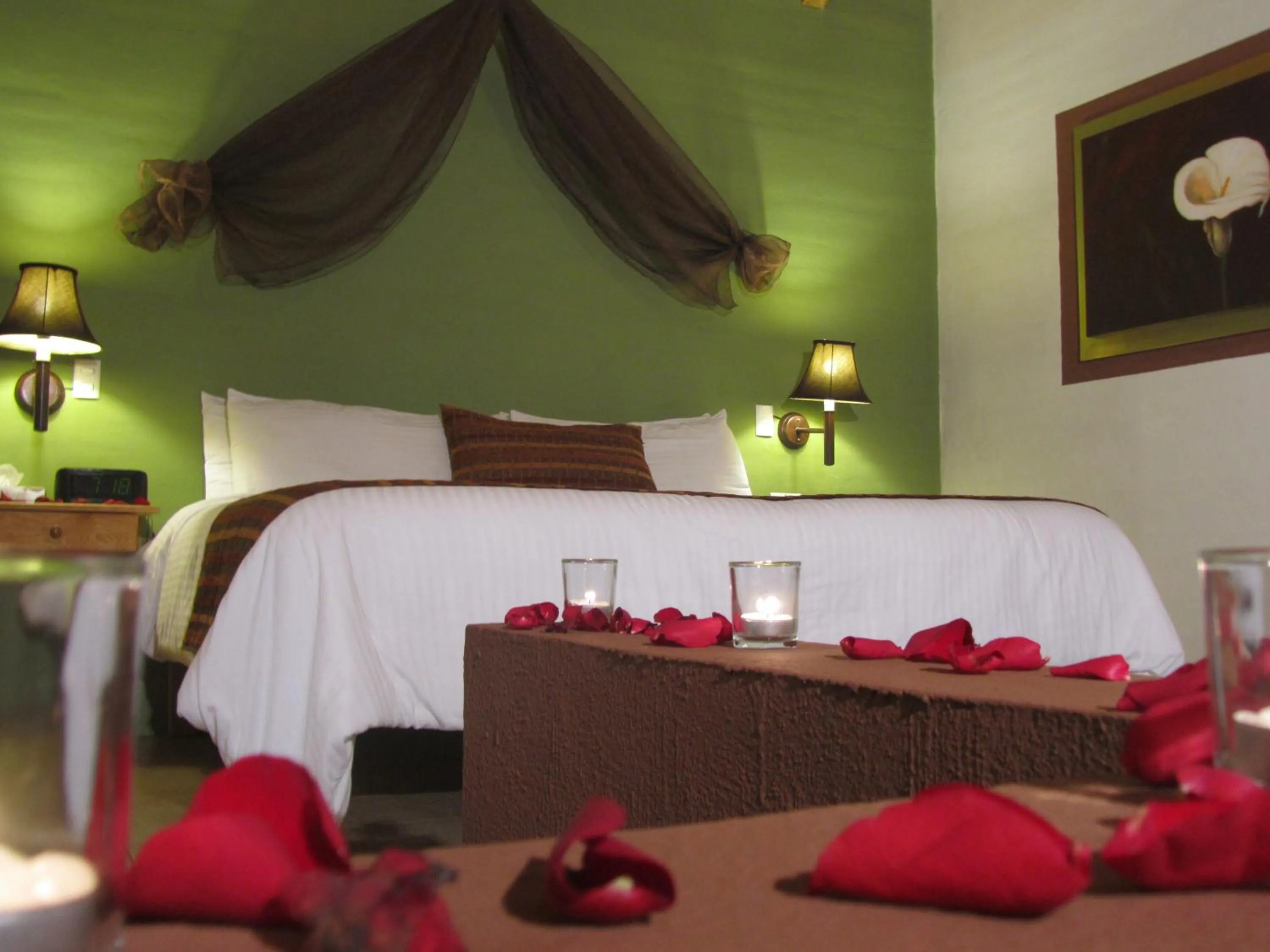 Staff, Bed in Bosque Escondido