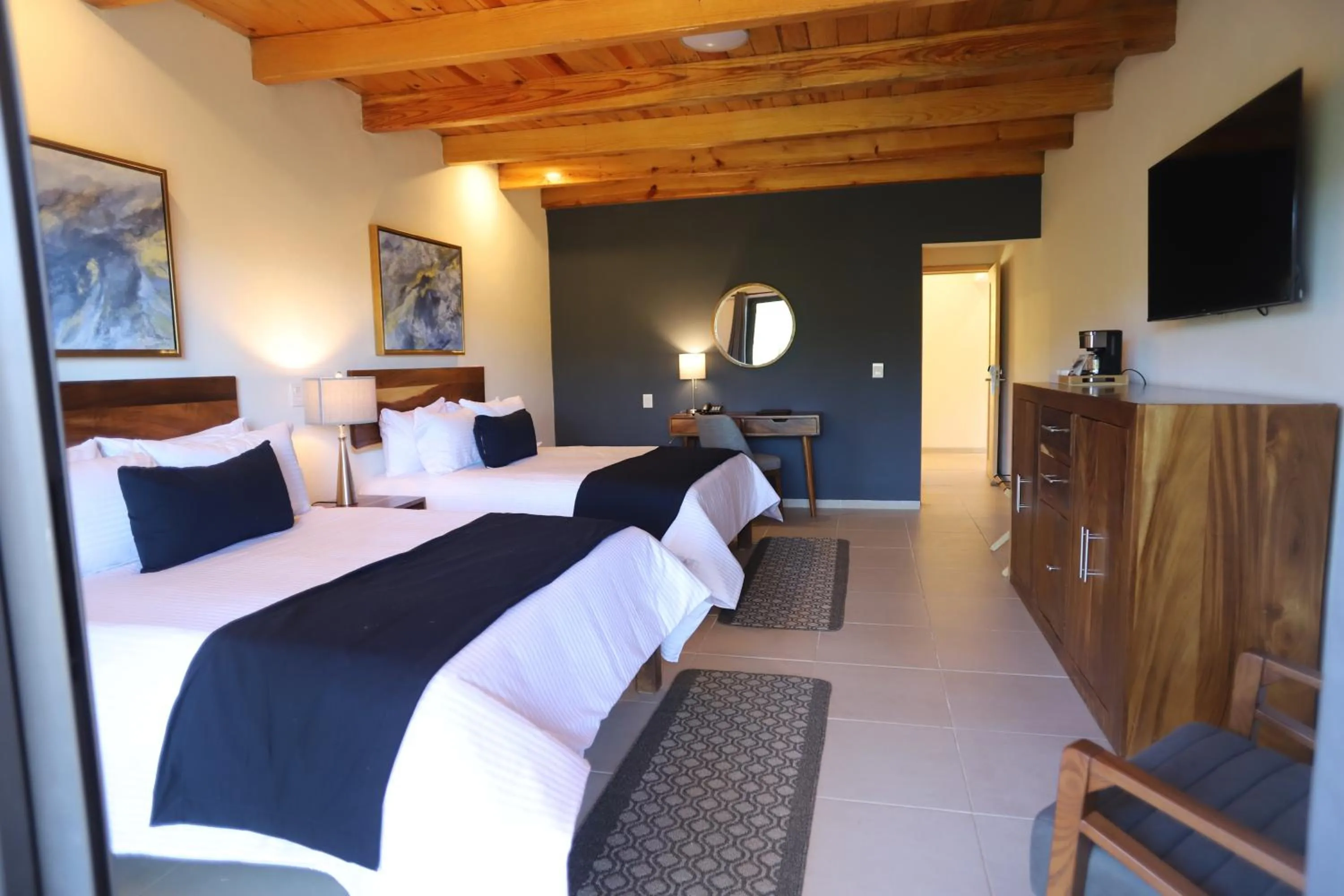 Photo of the whole room, Bed in Bosque Escondido