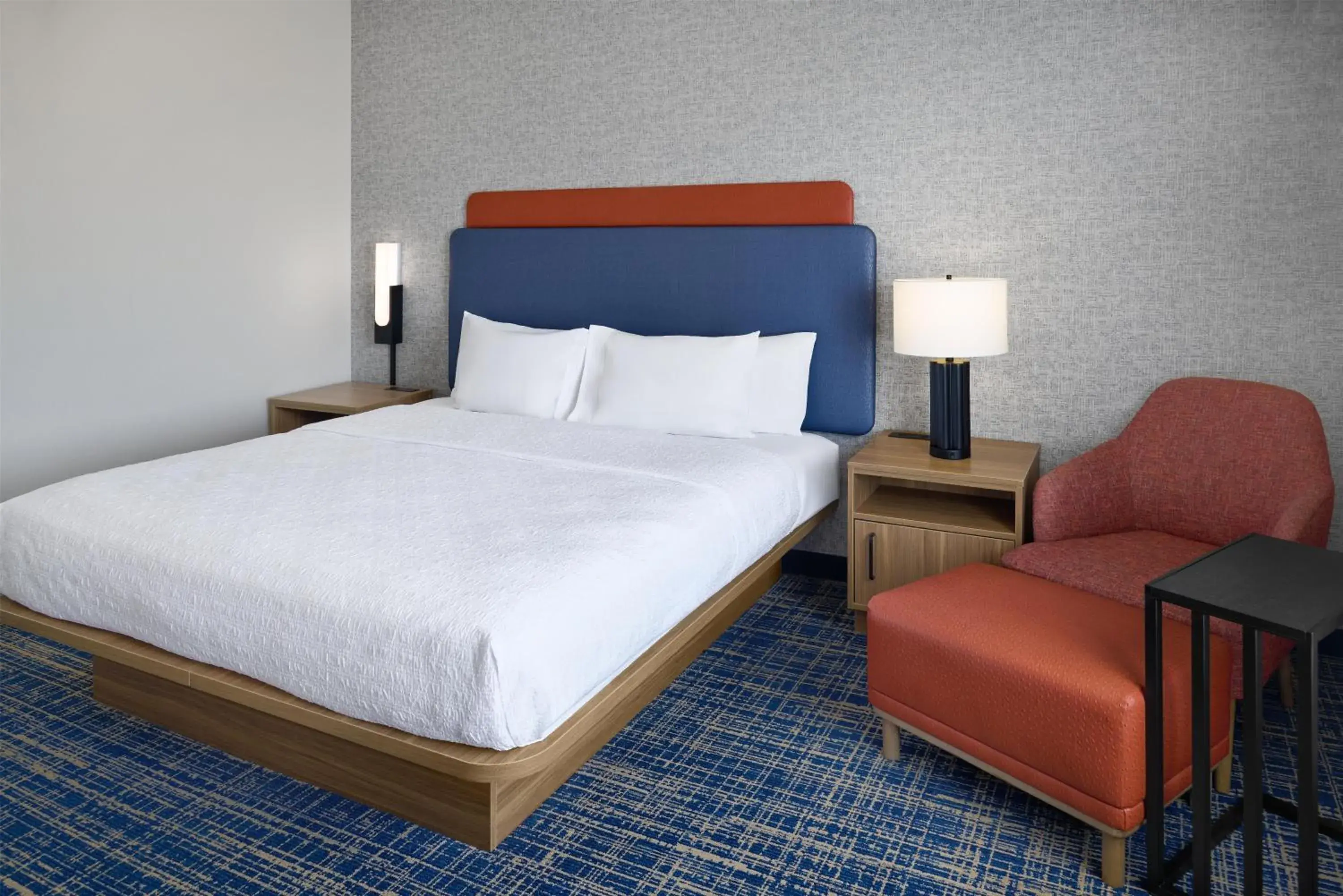 Bed in Hampton Inn Vernon Bed in Hampton Inn Vernon