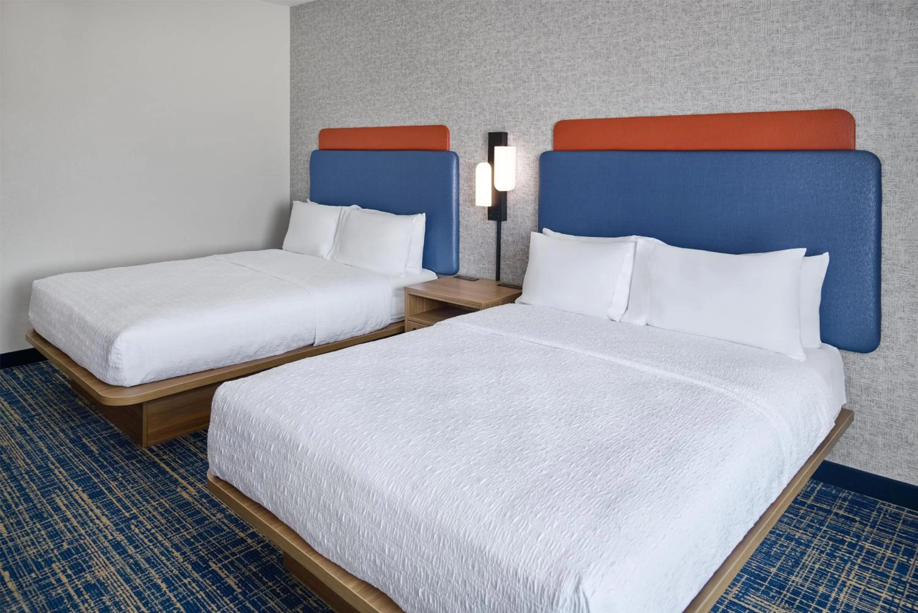 Bed in Hampton Inn Vernon