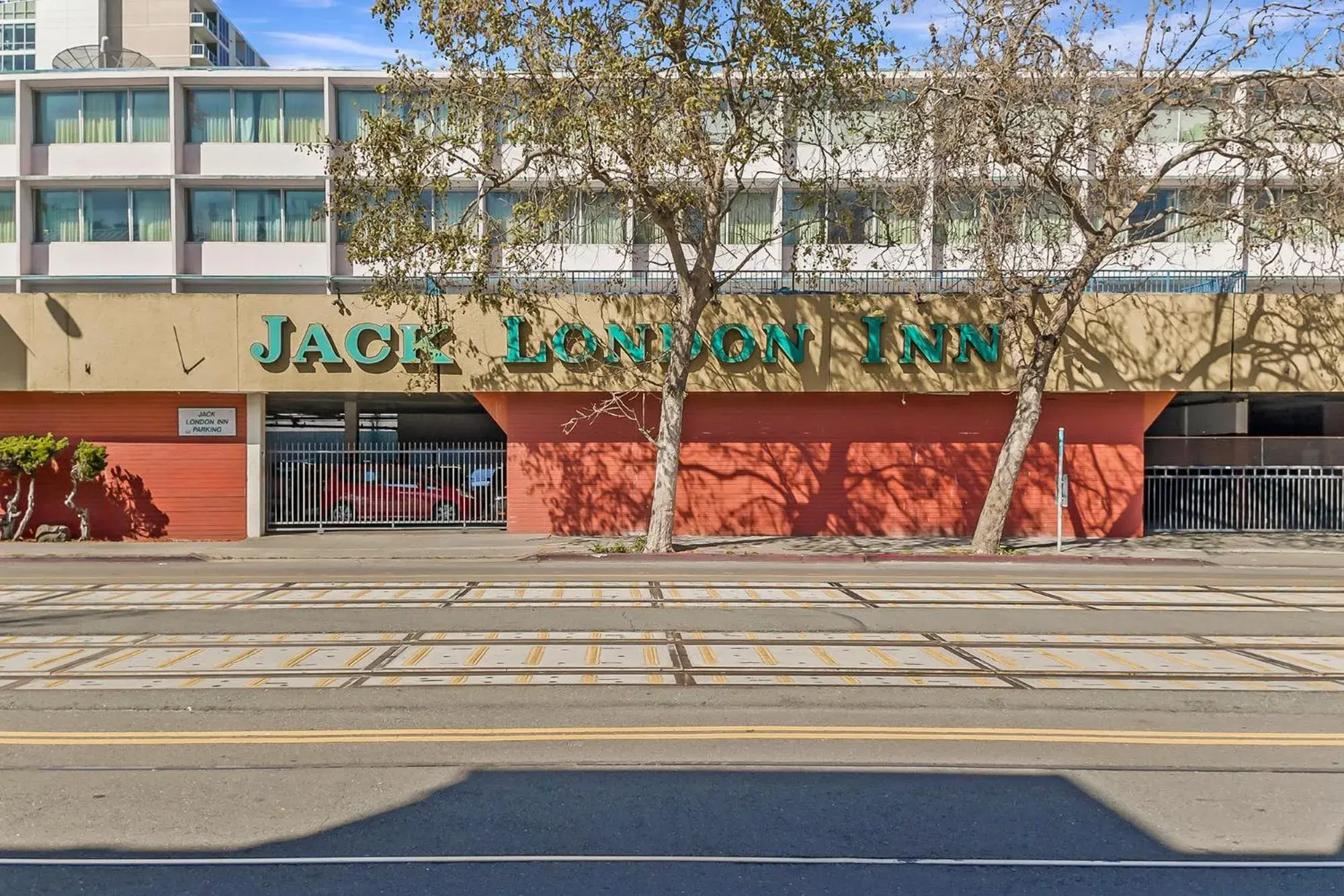 Property building in Jack London Inn Property building in Jack London Inn