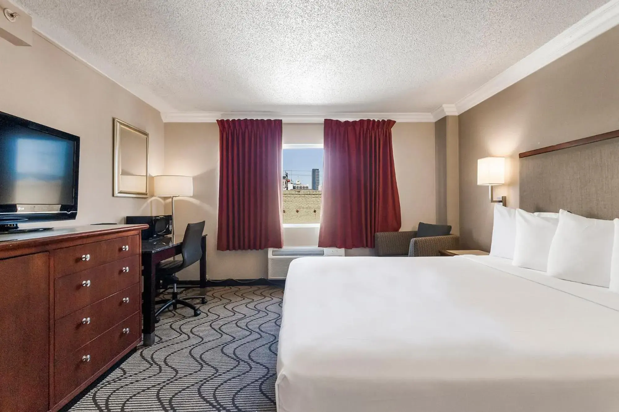 King Suite in Jack London Inn King Suite in Jack London Inn