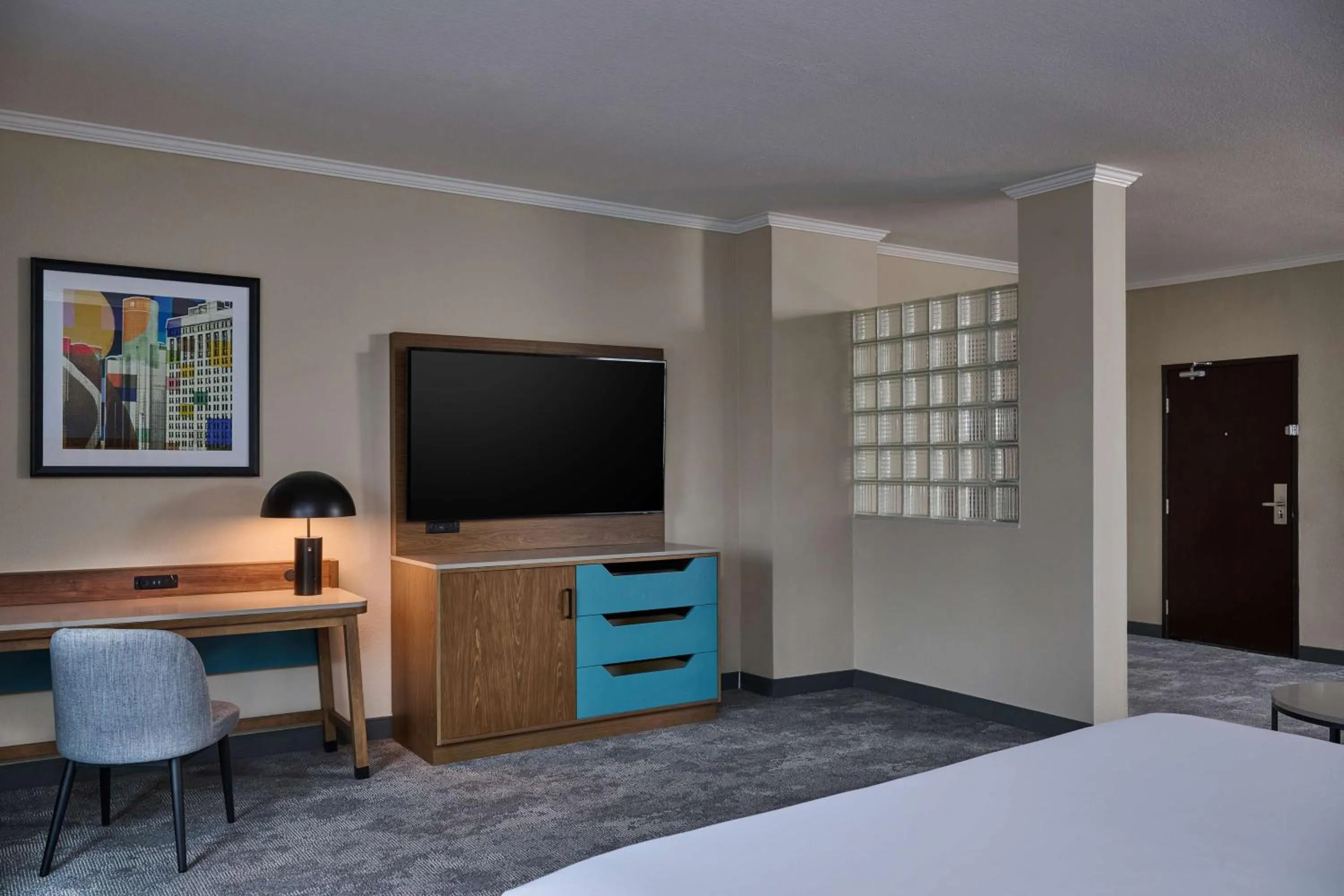 Bedroom, Bed in DoubleTree by Hilton Chatsworth