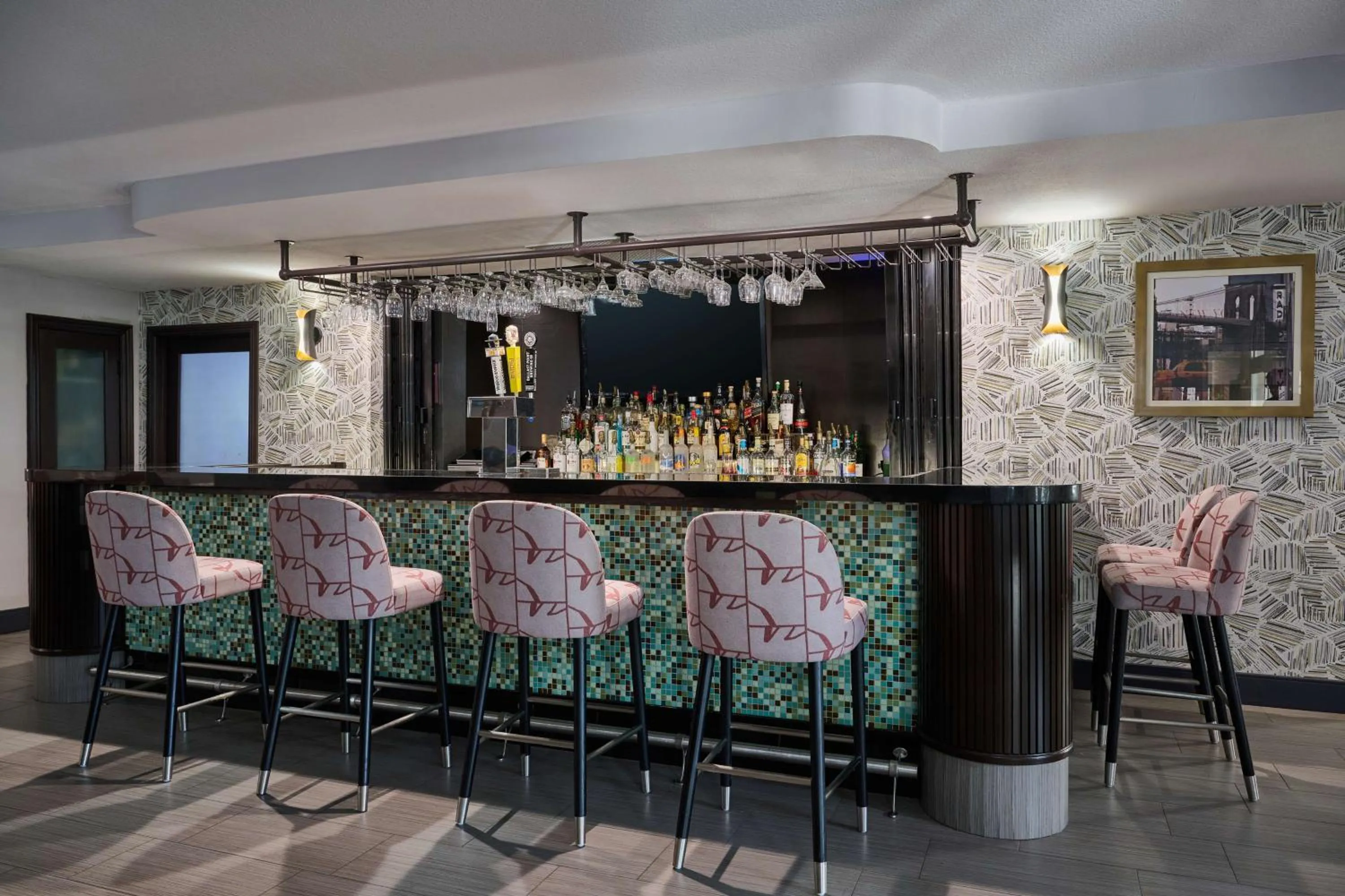 Lounge or bar in DoubleTree by Hilton Chatsworth