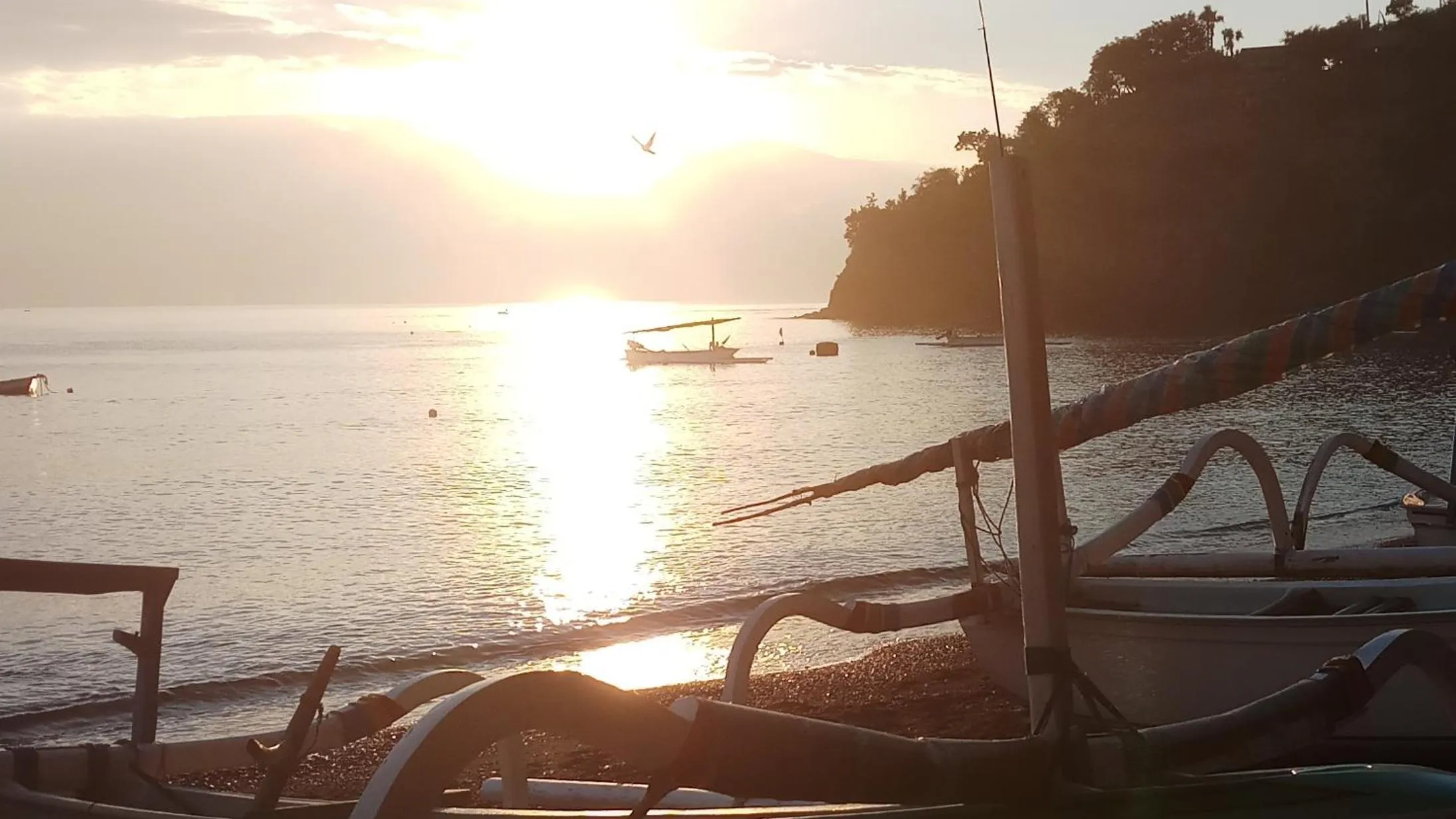 Beach in Jemeluk Beach Bungalows