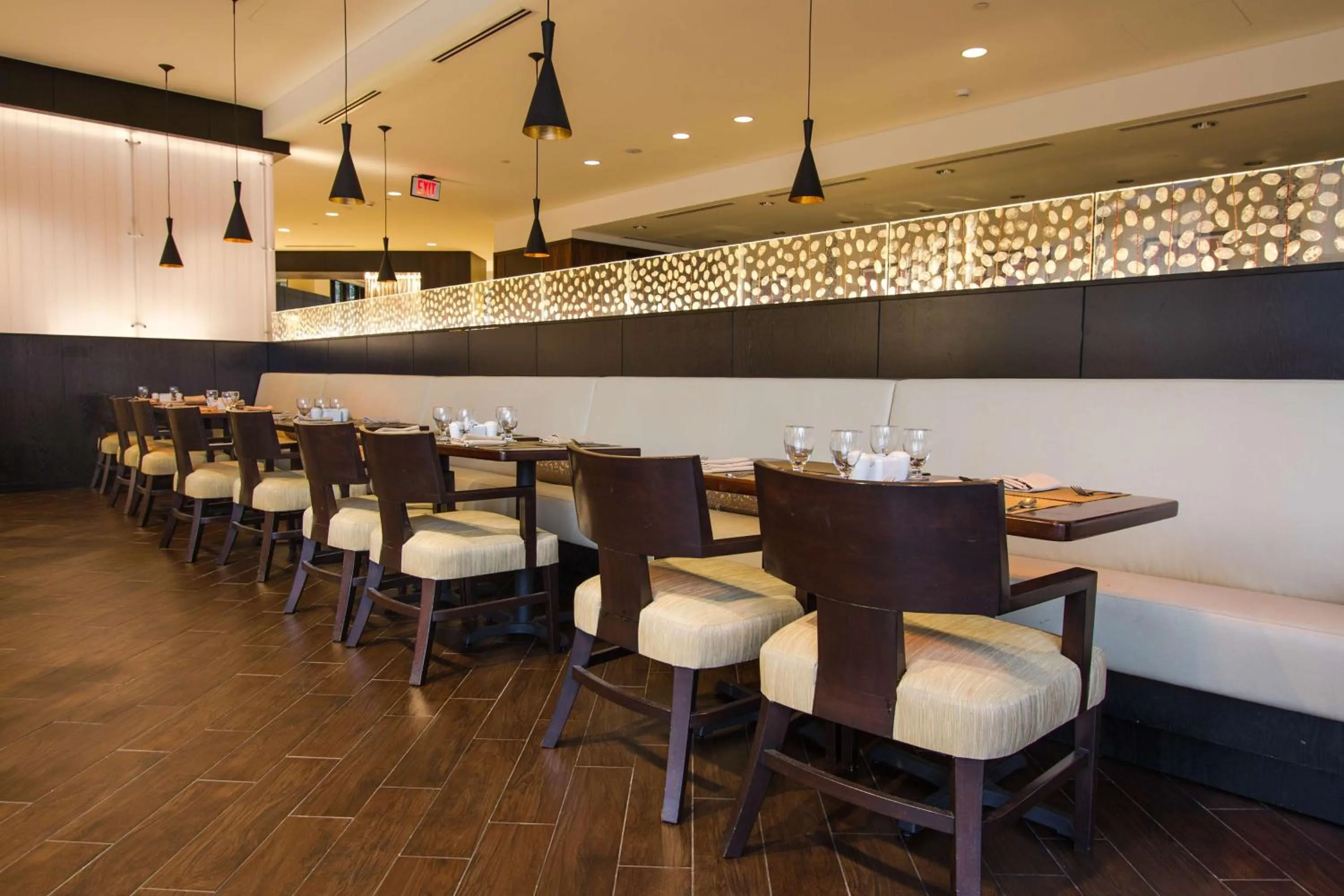 Restaurant/places to eat in Hilton Albany