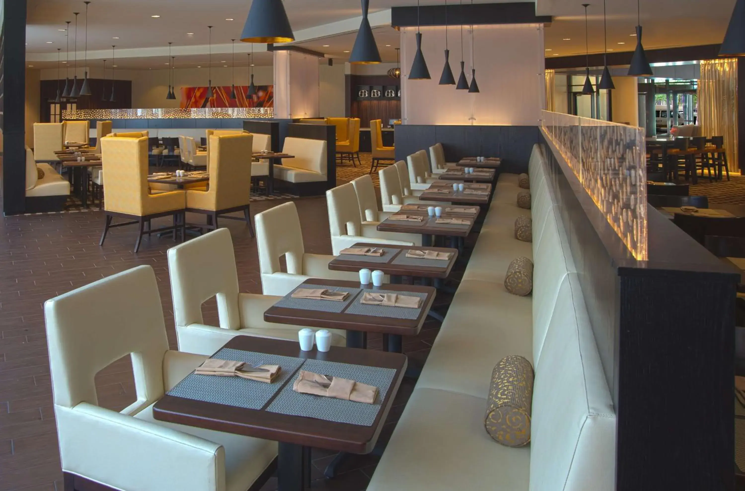 Restaurant/places to eat in Hilton Albany Restaurant/places to eat in Hilton Albany