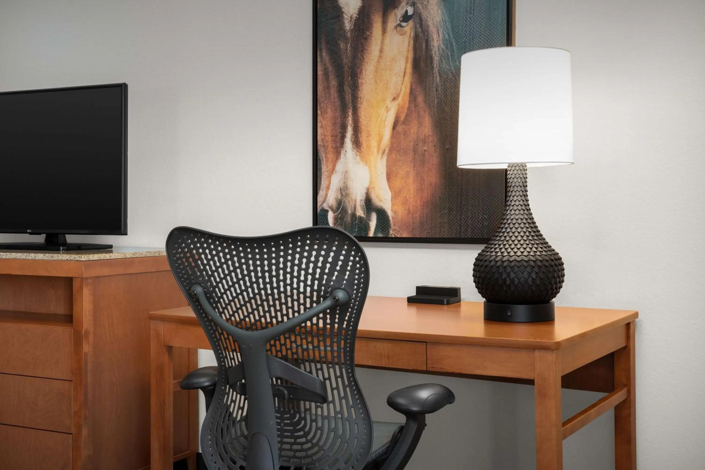 Bedroom in Hilton Garden Inn Fort Worth Medical Center