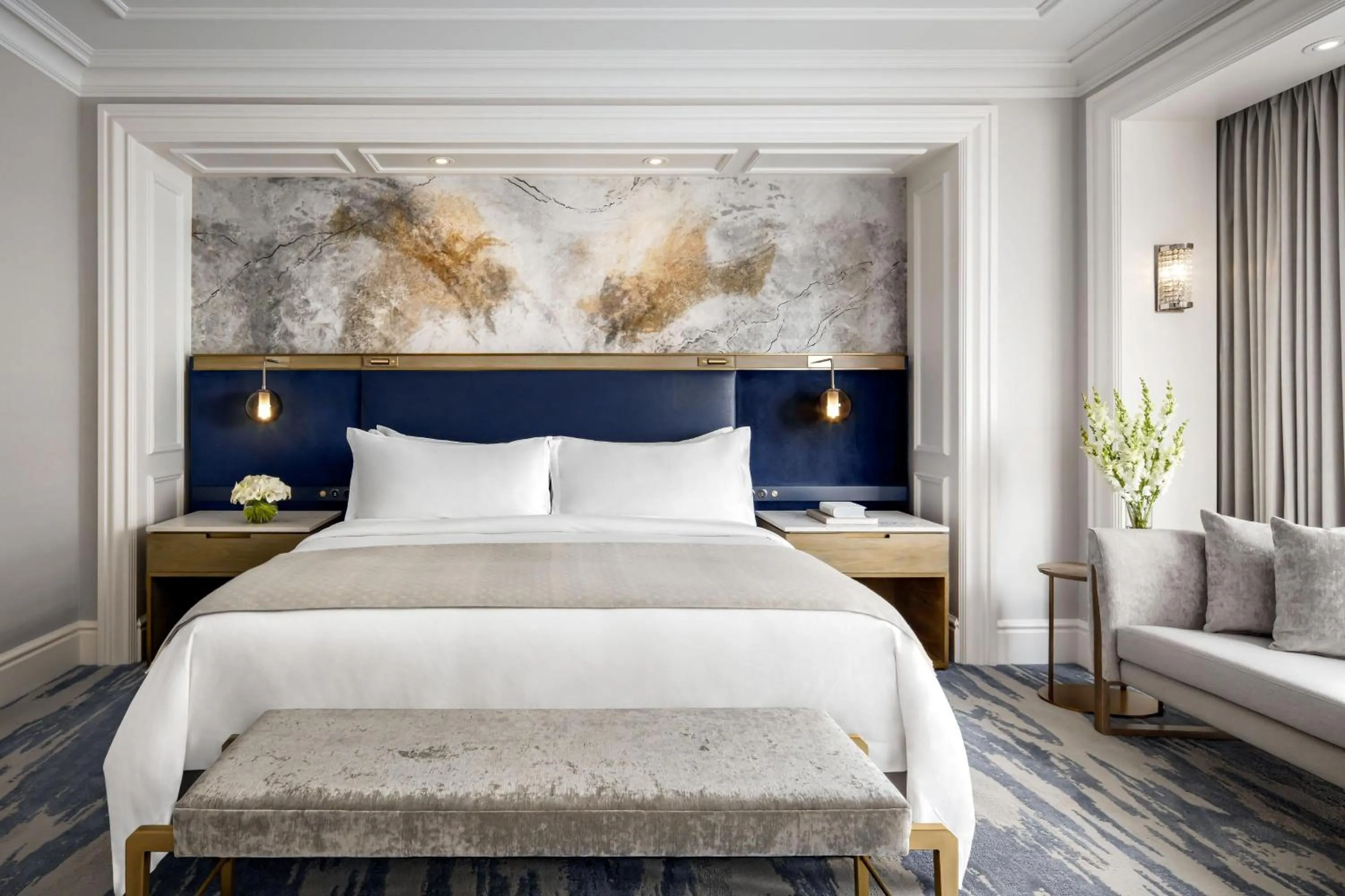 Photo of the whole room, Bed in The St. Regis Toronto