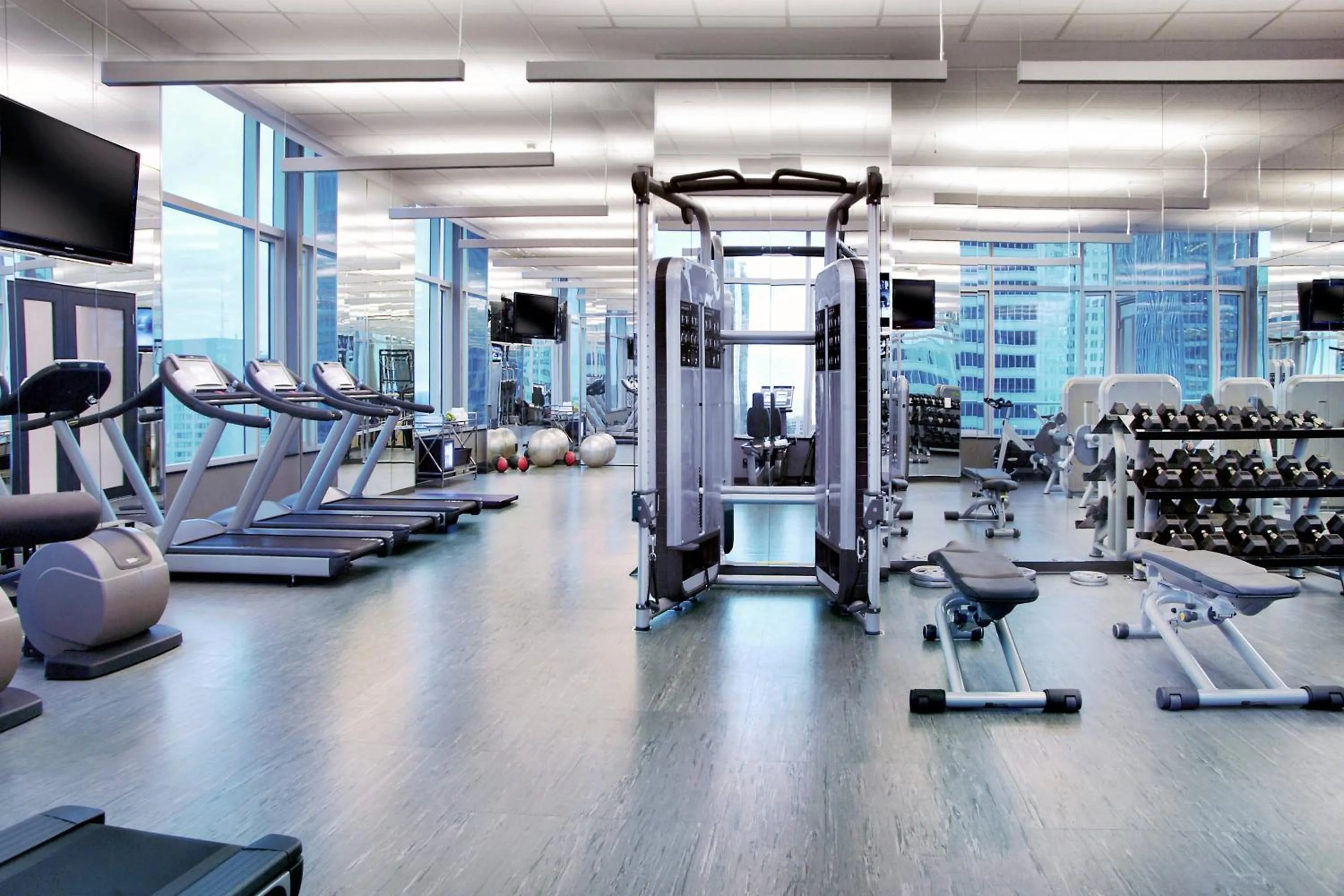 Fitness centre/facilities in The St. Regis Toronto