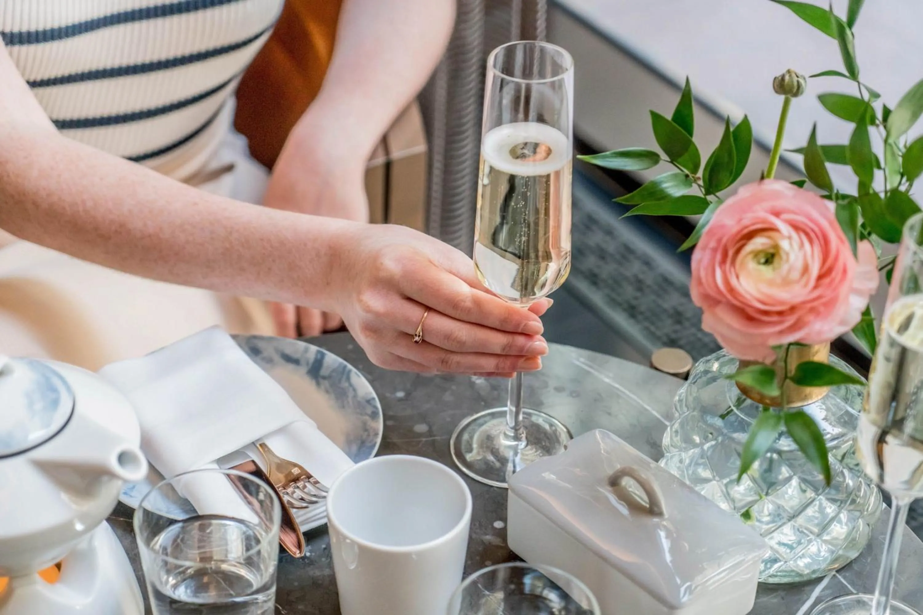 Lounge or bar in The St. Regis Toronto