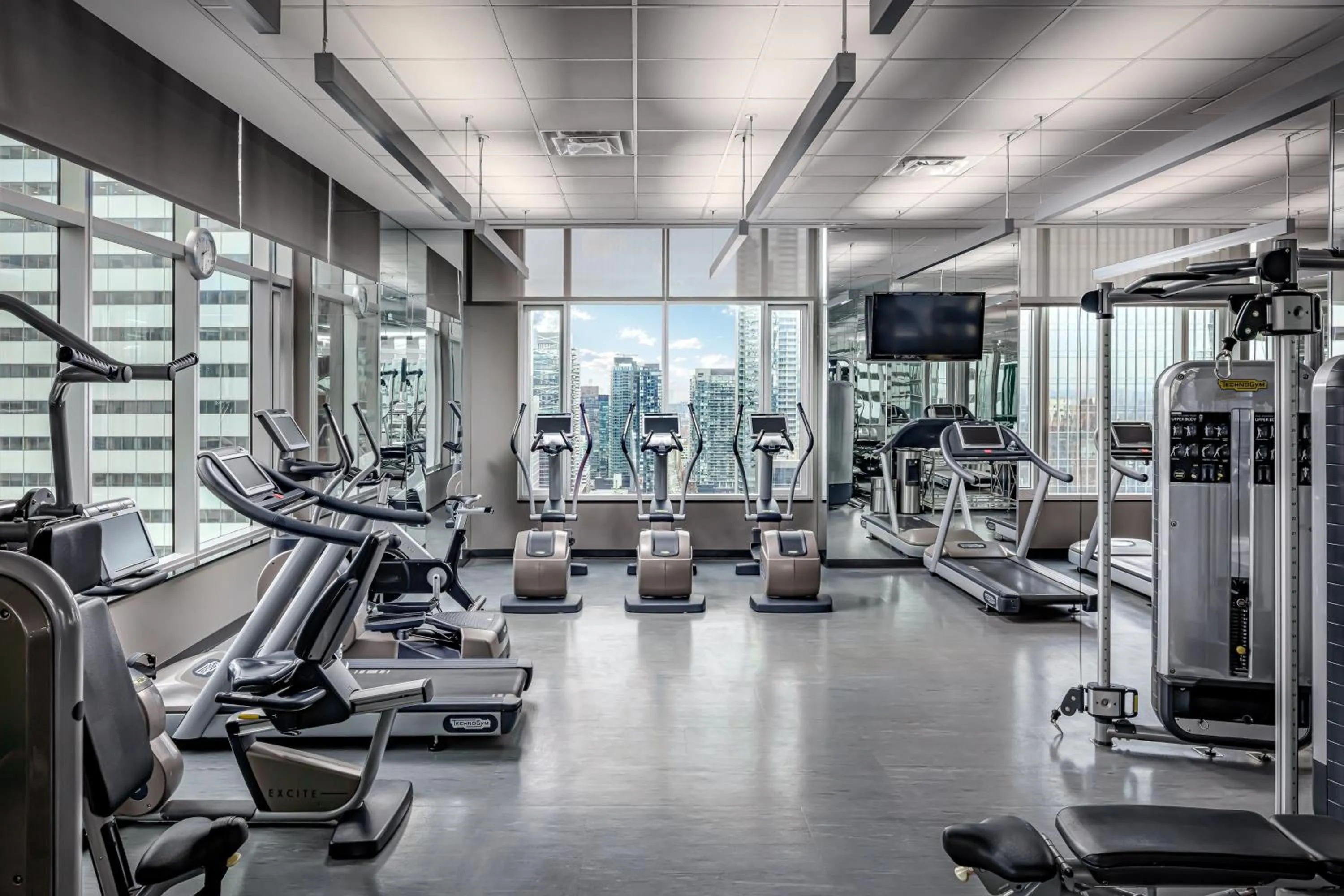 Fitness centre/facilities in The St. Regis Toronto