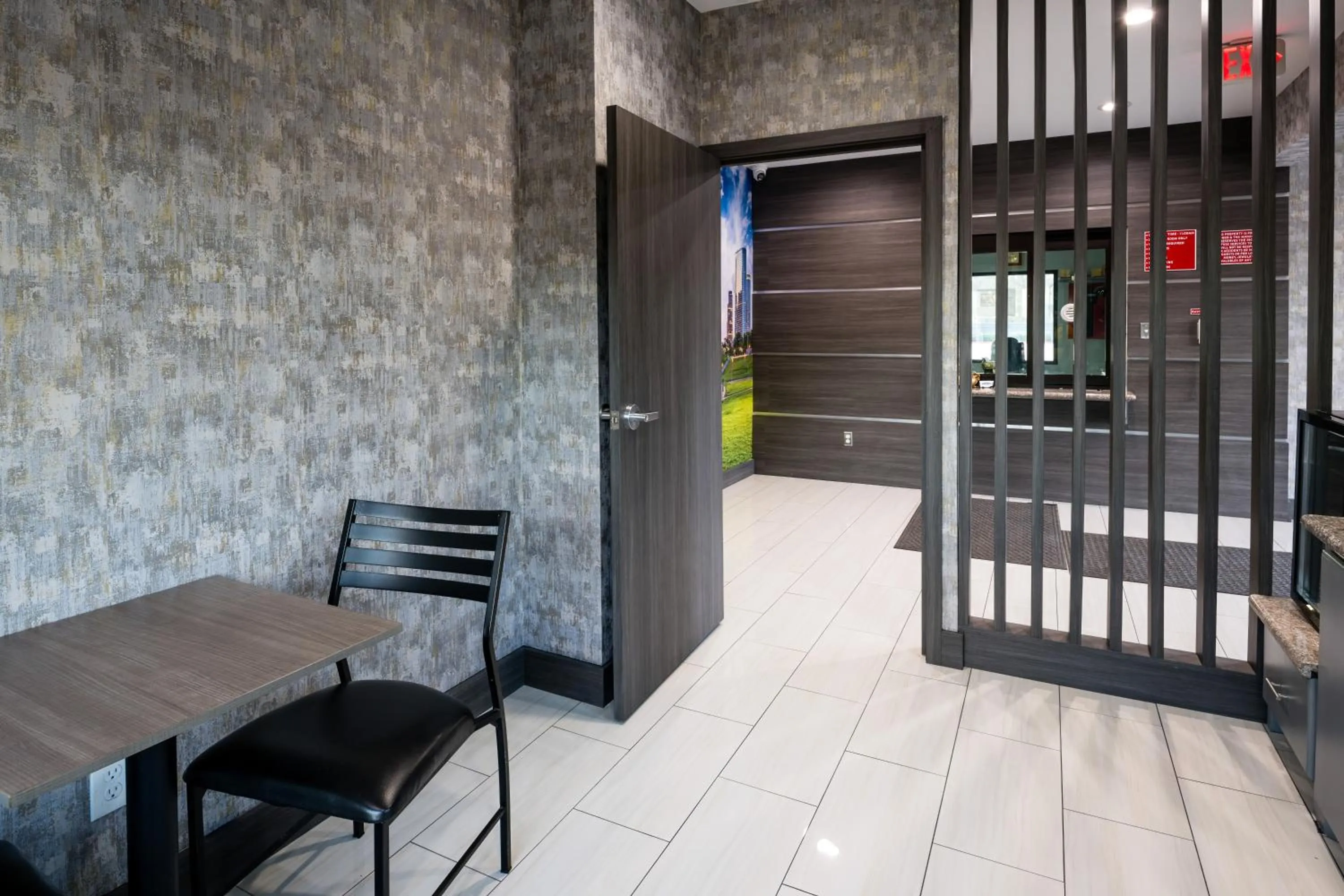 Breakfast in Moonlight Suites - Houston/George Bush Int'l Airport