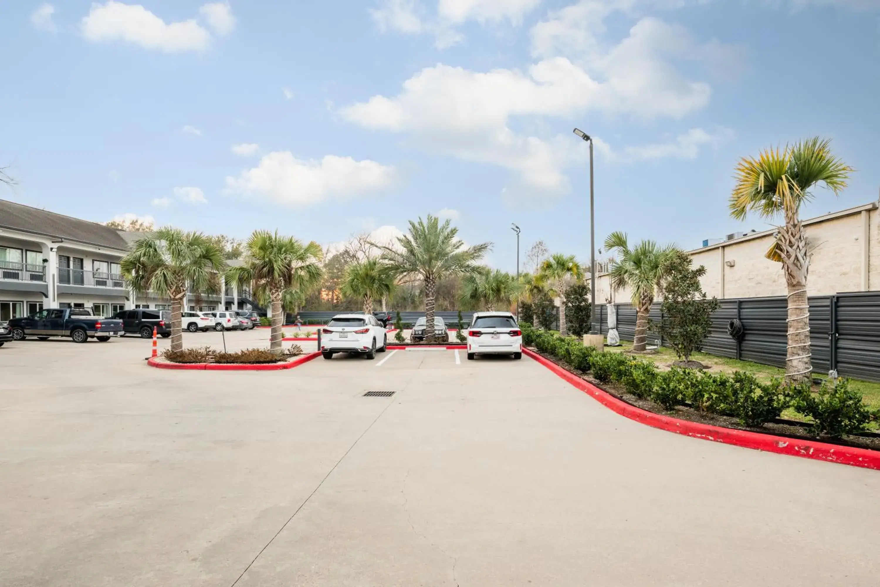 Property building in Moonlight Suites - Houston/George Bush Int'l Airport Property building in Moonlight Suites - Houston/George Bush Int'l Airport