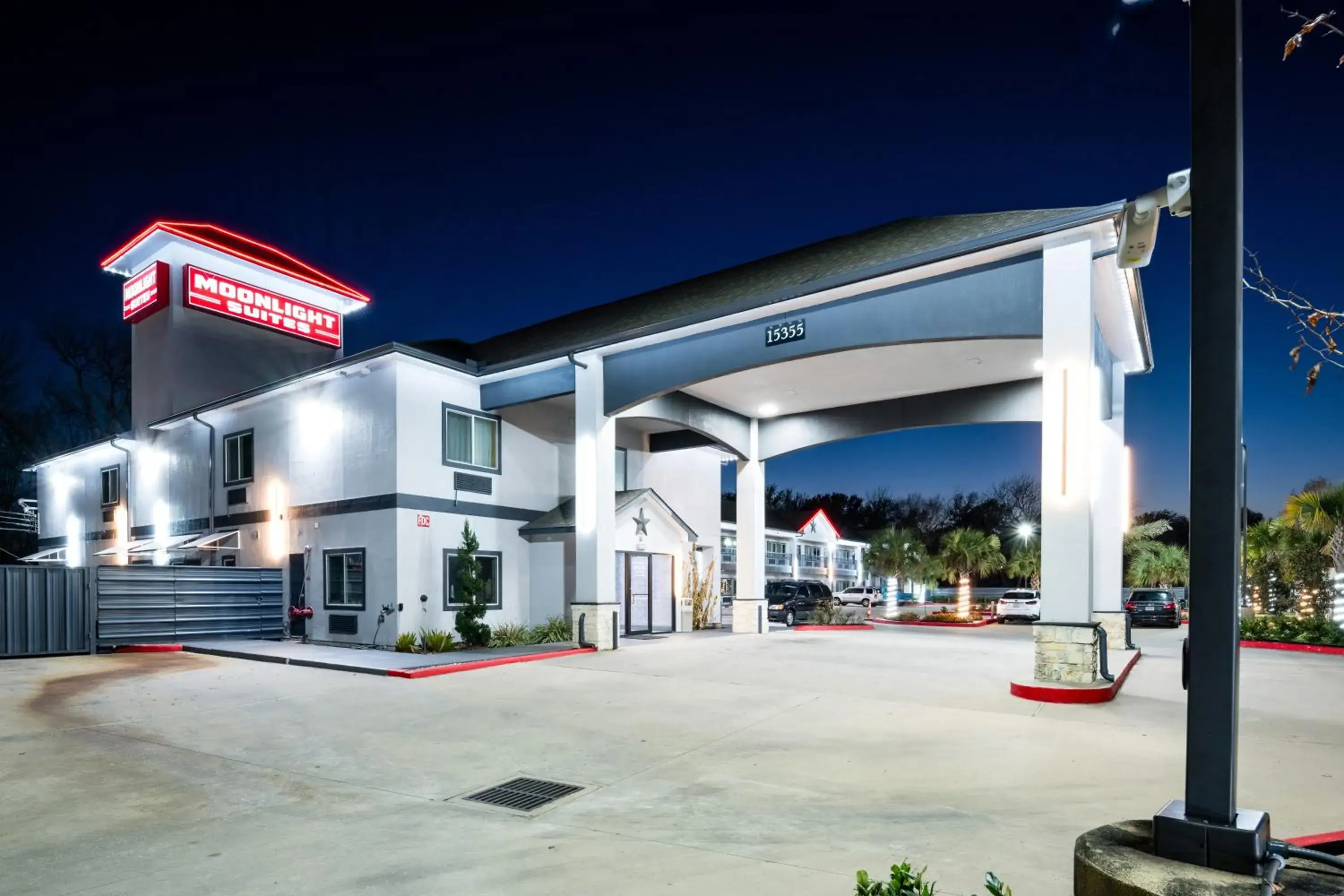 Property building in Moonlight Suites - Houston/George Bush Int'l Airport Property building in Moonlight Suites - Houston/George Bush Int'l Airport