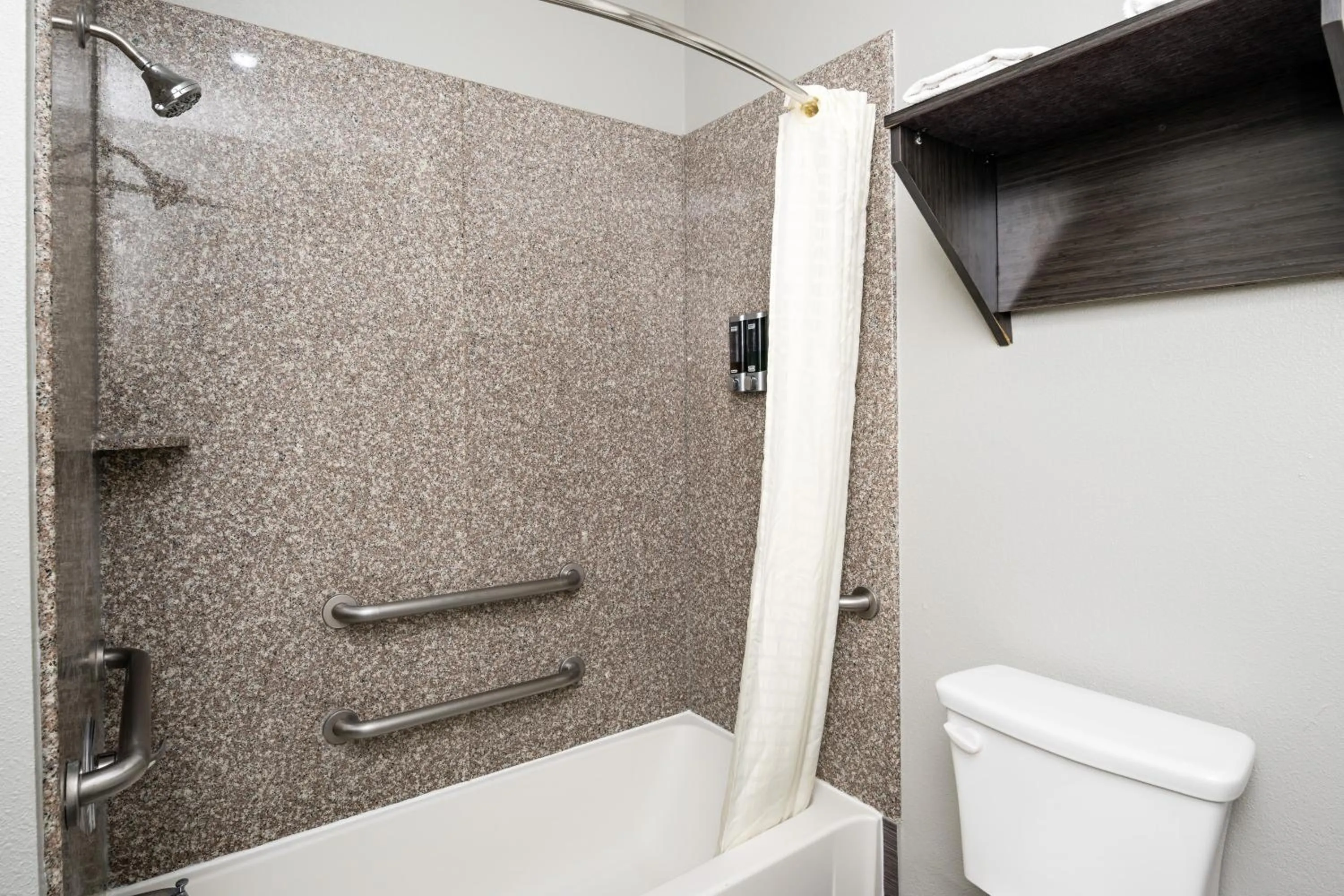 Bathroom in Moonlight Suites - Houston/George Bush Int'l Airport