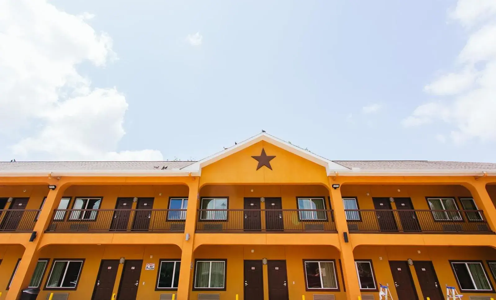Property building in Moonlight Suites - Houston/George Bush Int'l Airport Property building in Moonlight Suites - Houston/George Bush Int'l Airport